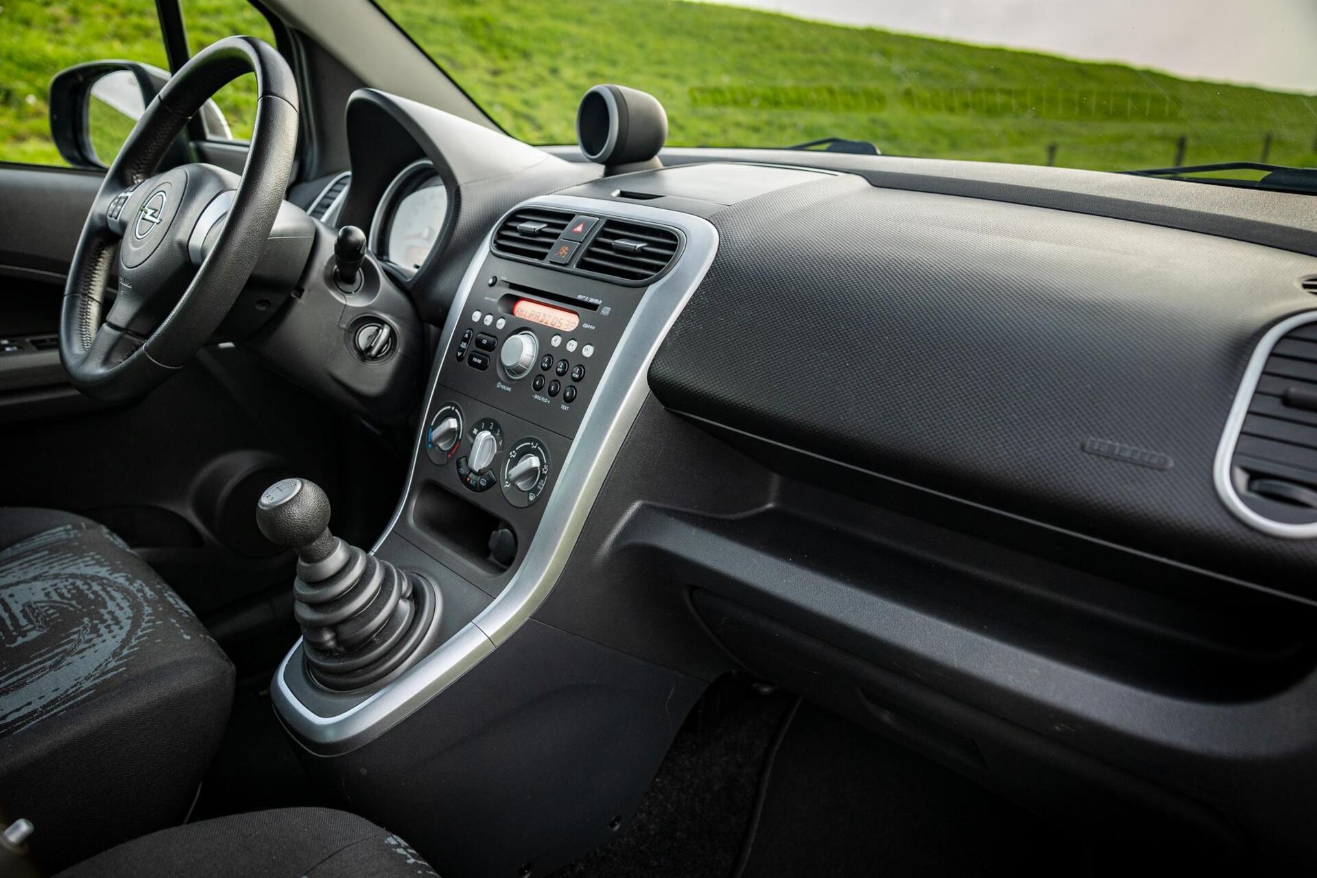 Foto van Opel Agila