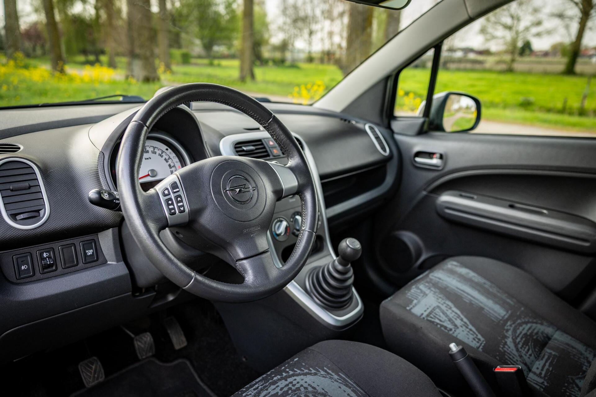 Foto van Opel Agila