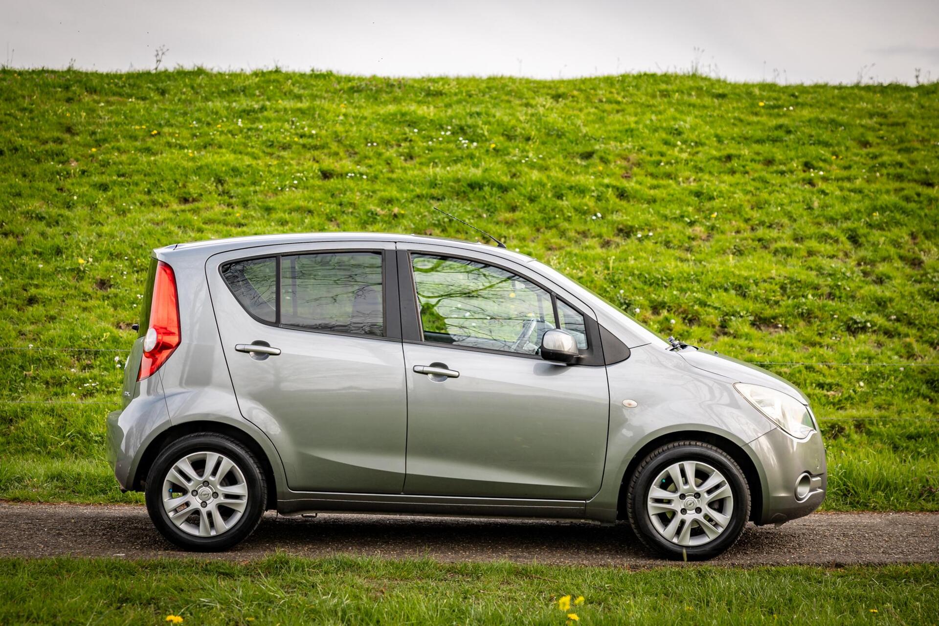 Foto van Opel Agila