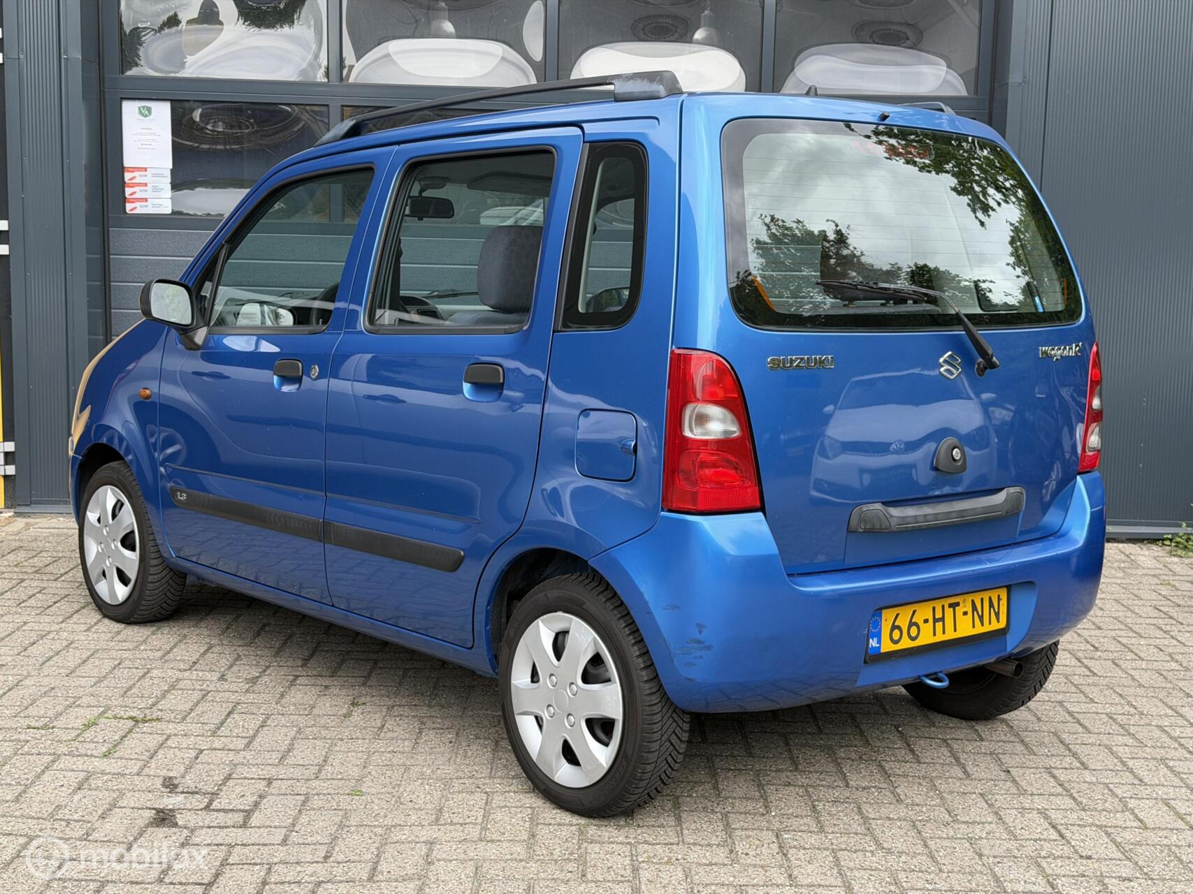 Foto van Suzuki Wagon R