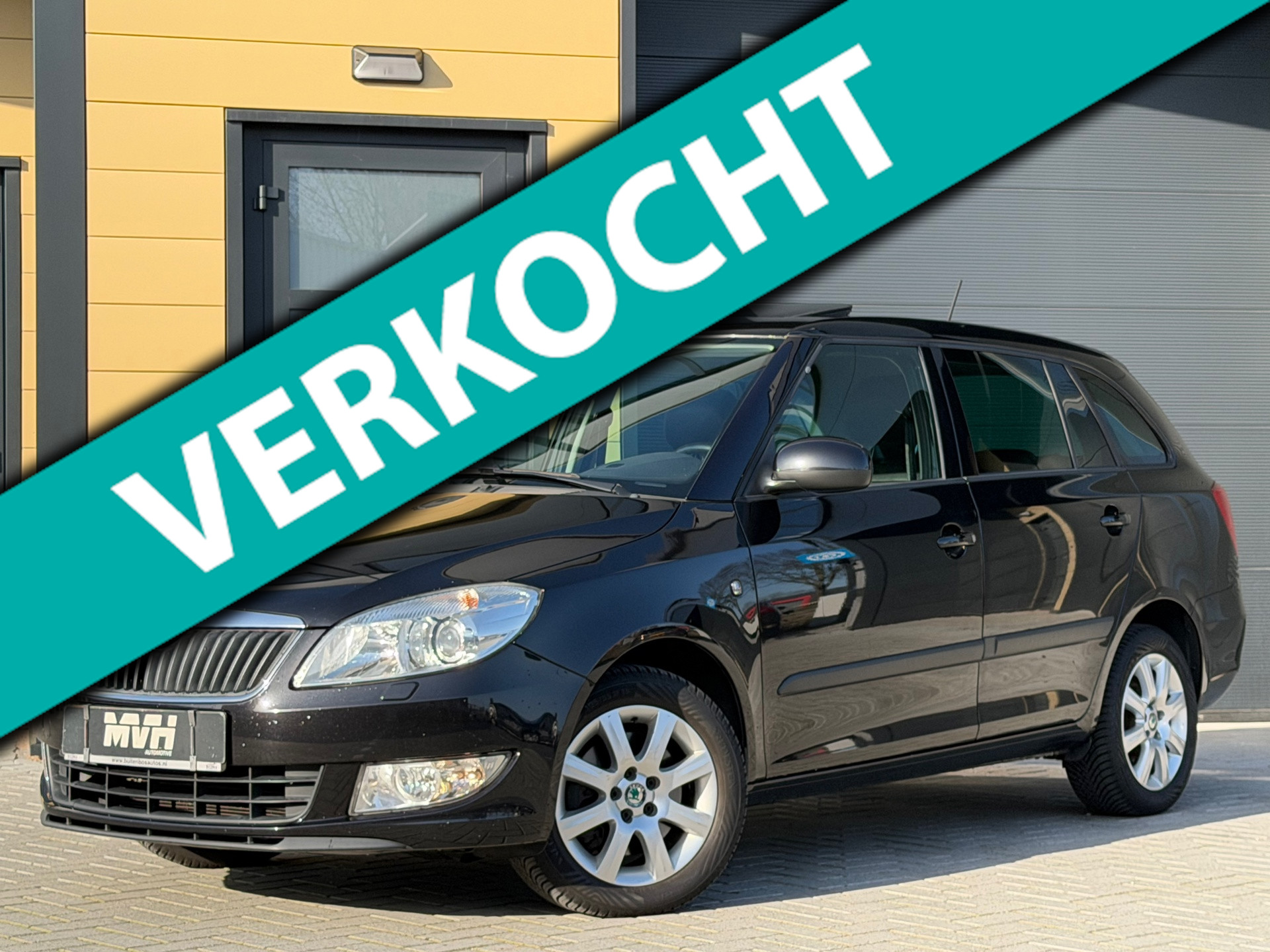 Skoda Fabia 1.2 TSI Elegance - DSG - Panorama - Leder - Carplay - Clima - Trekhaak - Cruise - OrigNL - NAP 2012 - voorkant