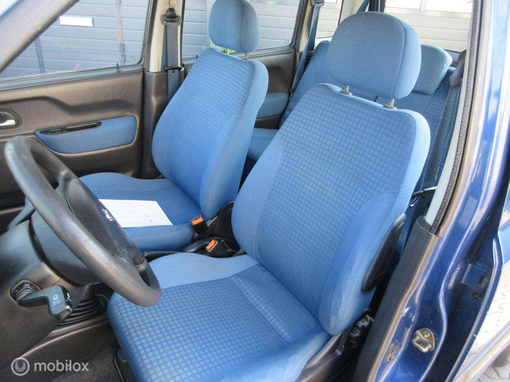 Foto van Opel Agila