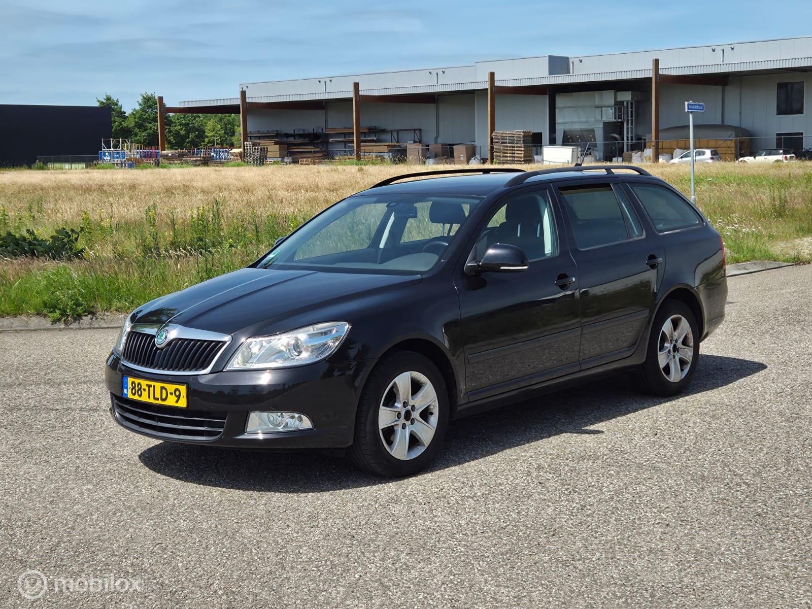 Skoda Octavia 1.2 TSI Ambition Clima / Cruise / NAP 2012 - voorkant