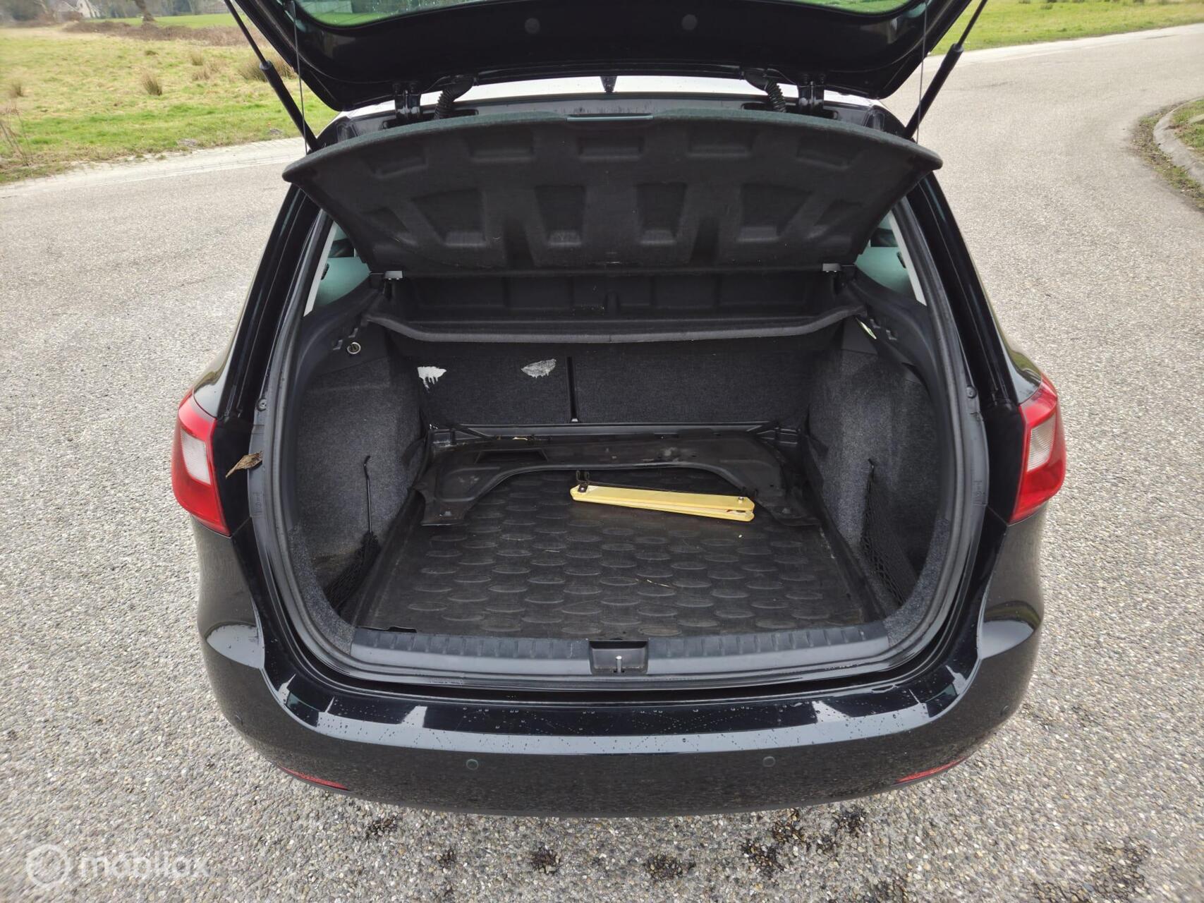 Foto van Seat Ibiza ST