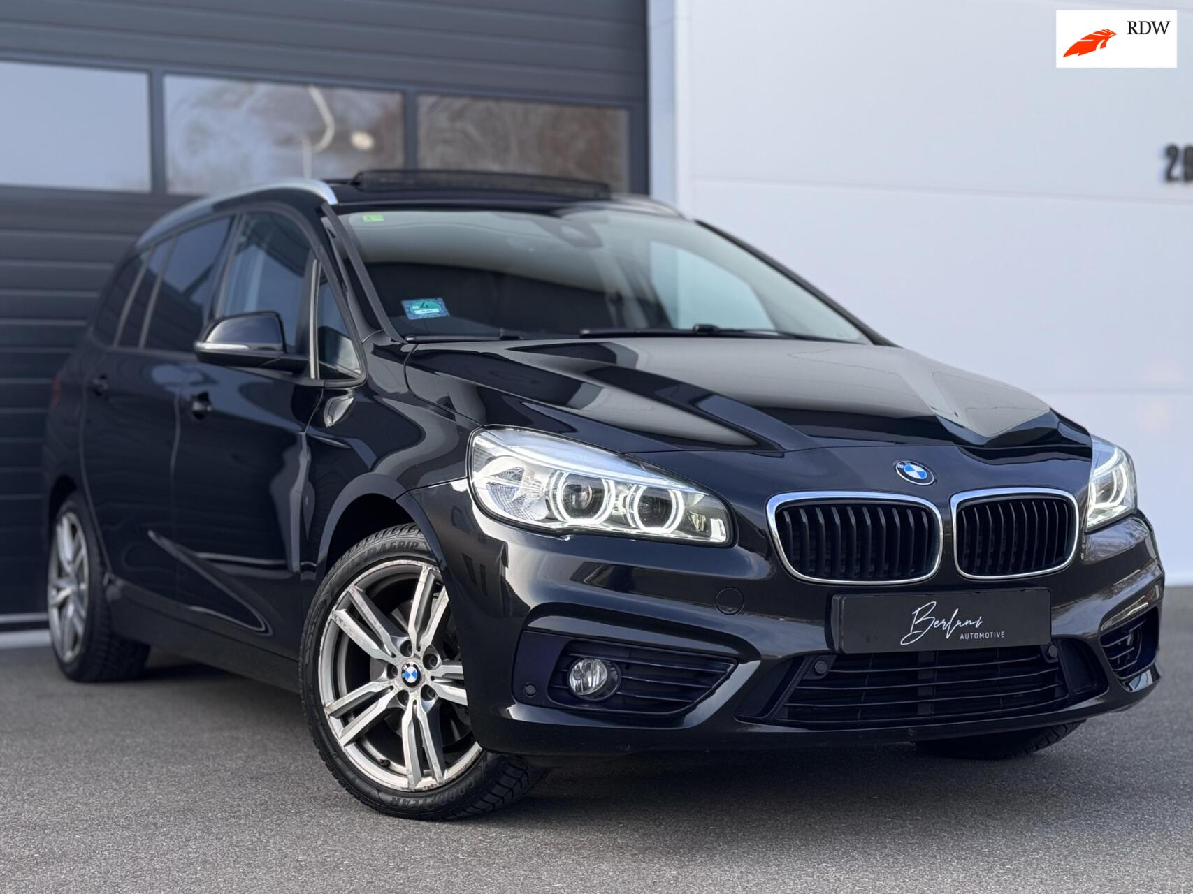 BMW 220i Gran Tourer 220i M-Sport Pano|Camera|Trekhaak 2017 - voorkant