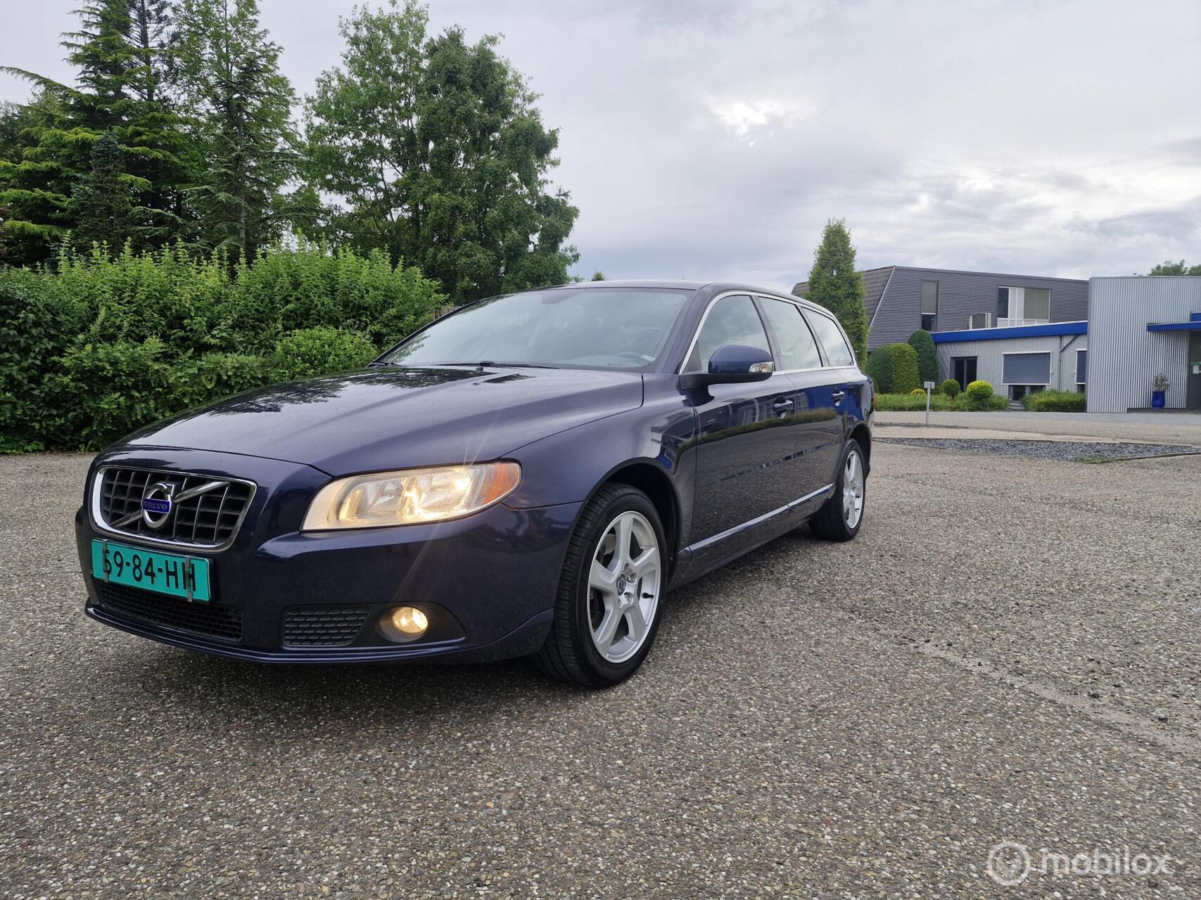 Volvo V70 2.0T Momentum 2010 - voorkant
