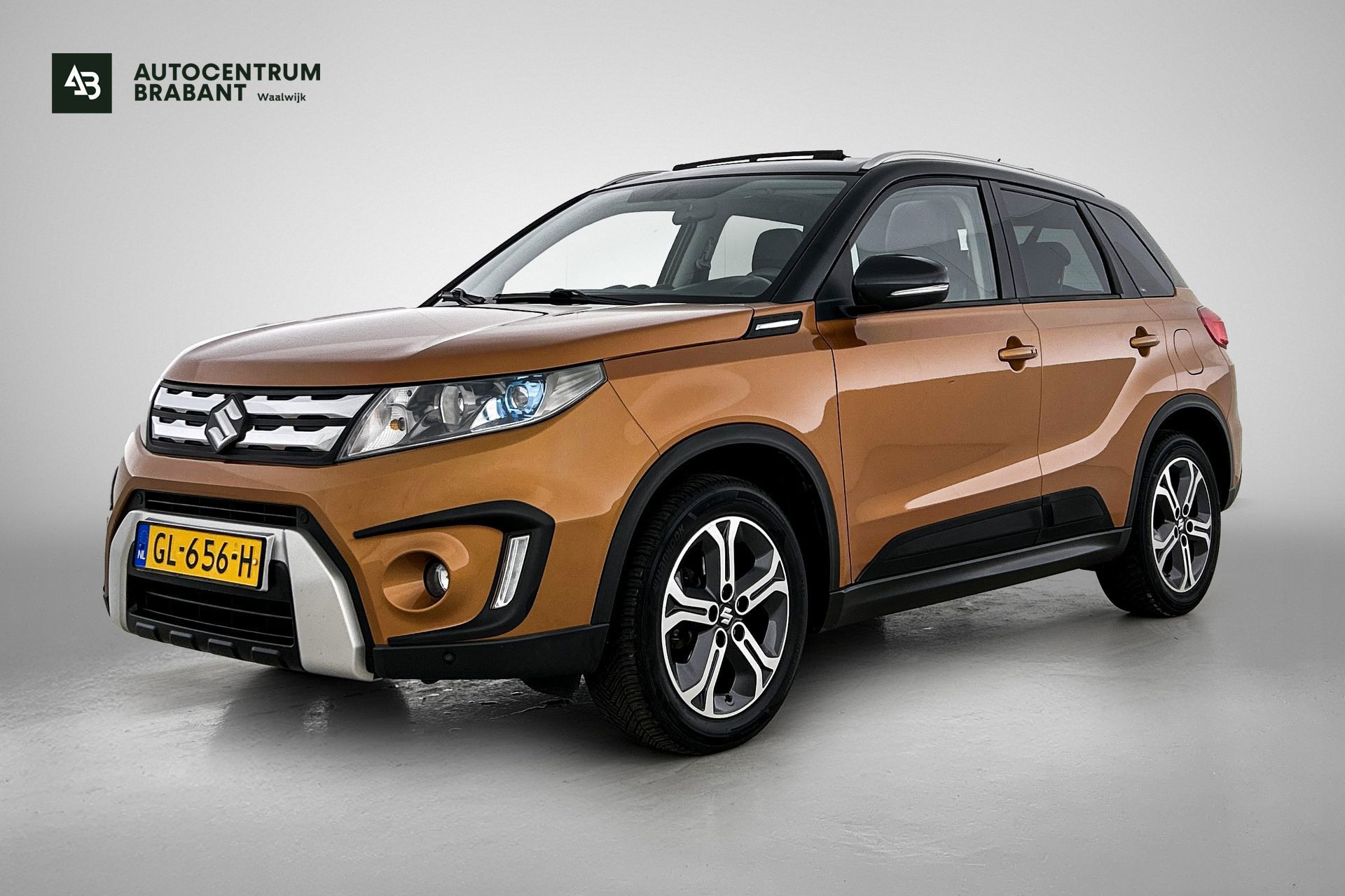 Suzuki Vitara 1.6 High Executive Allgrip (NL-auto, Goed Onderhouden) 2015 - voorkant