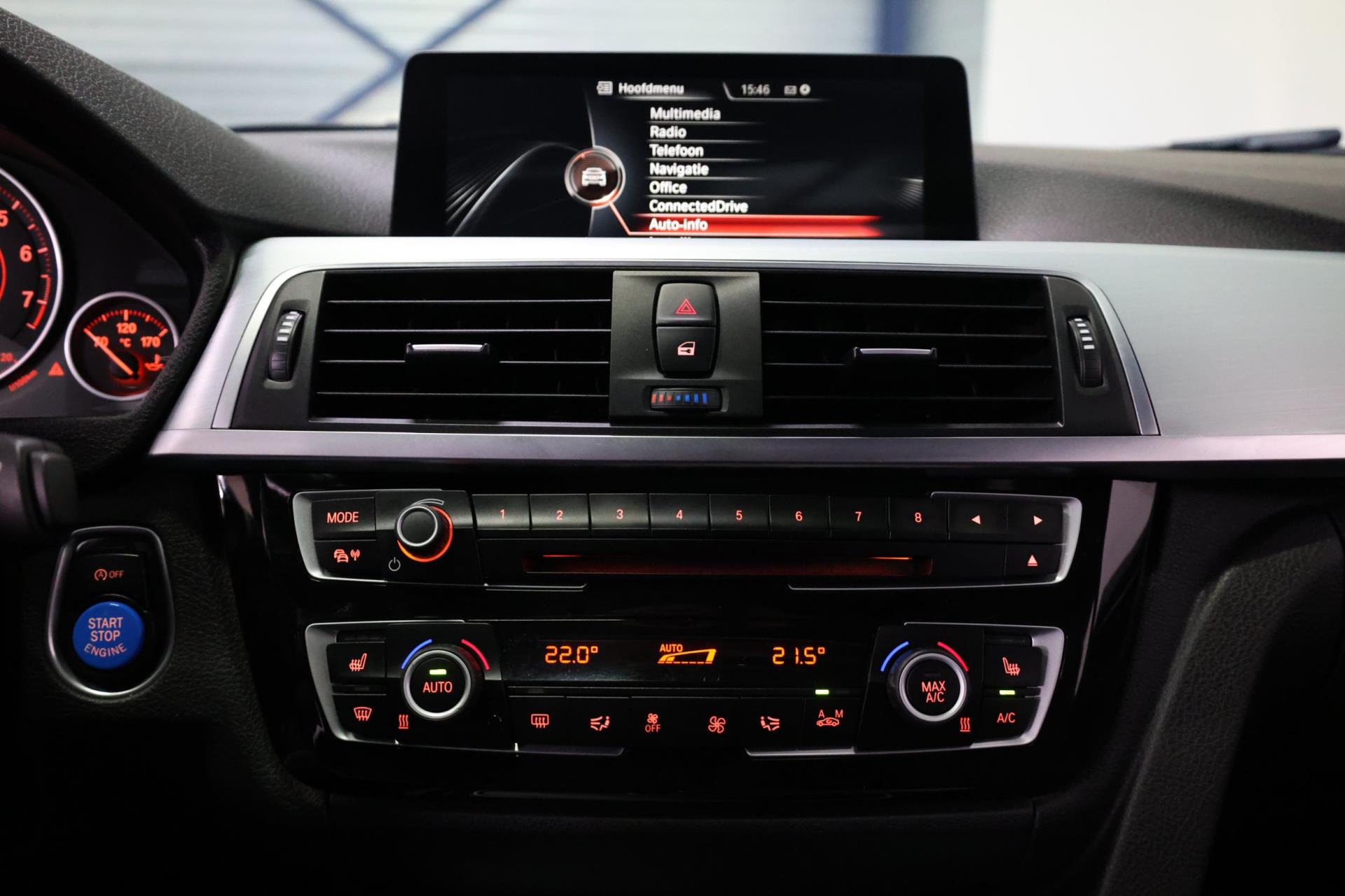 Foto van BMW 330i