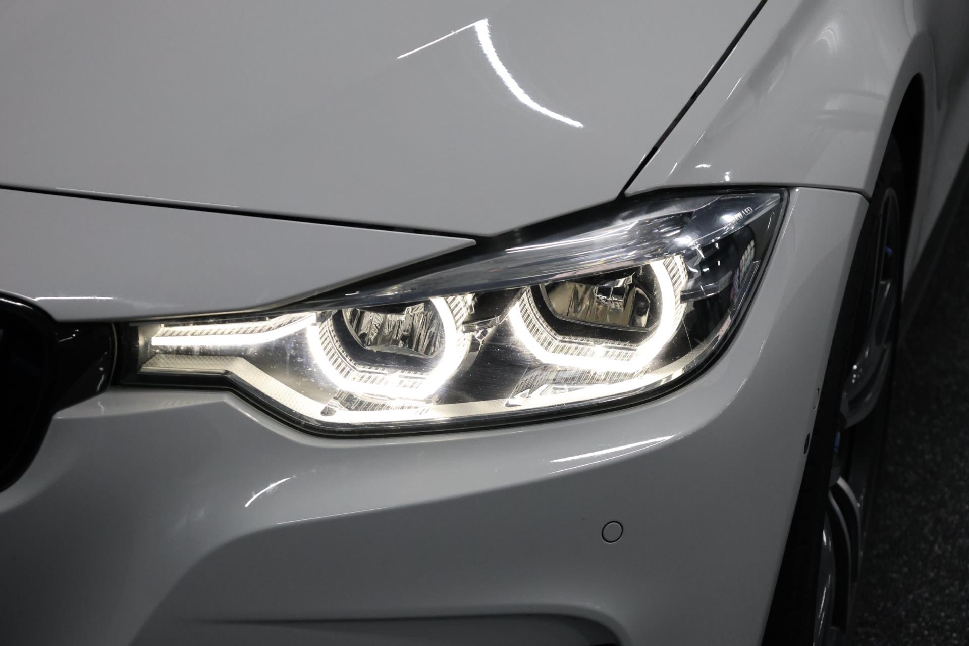 Foto van BMW 330i