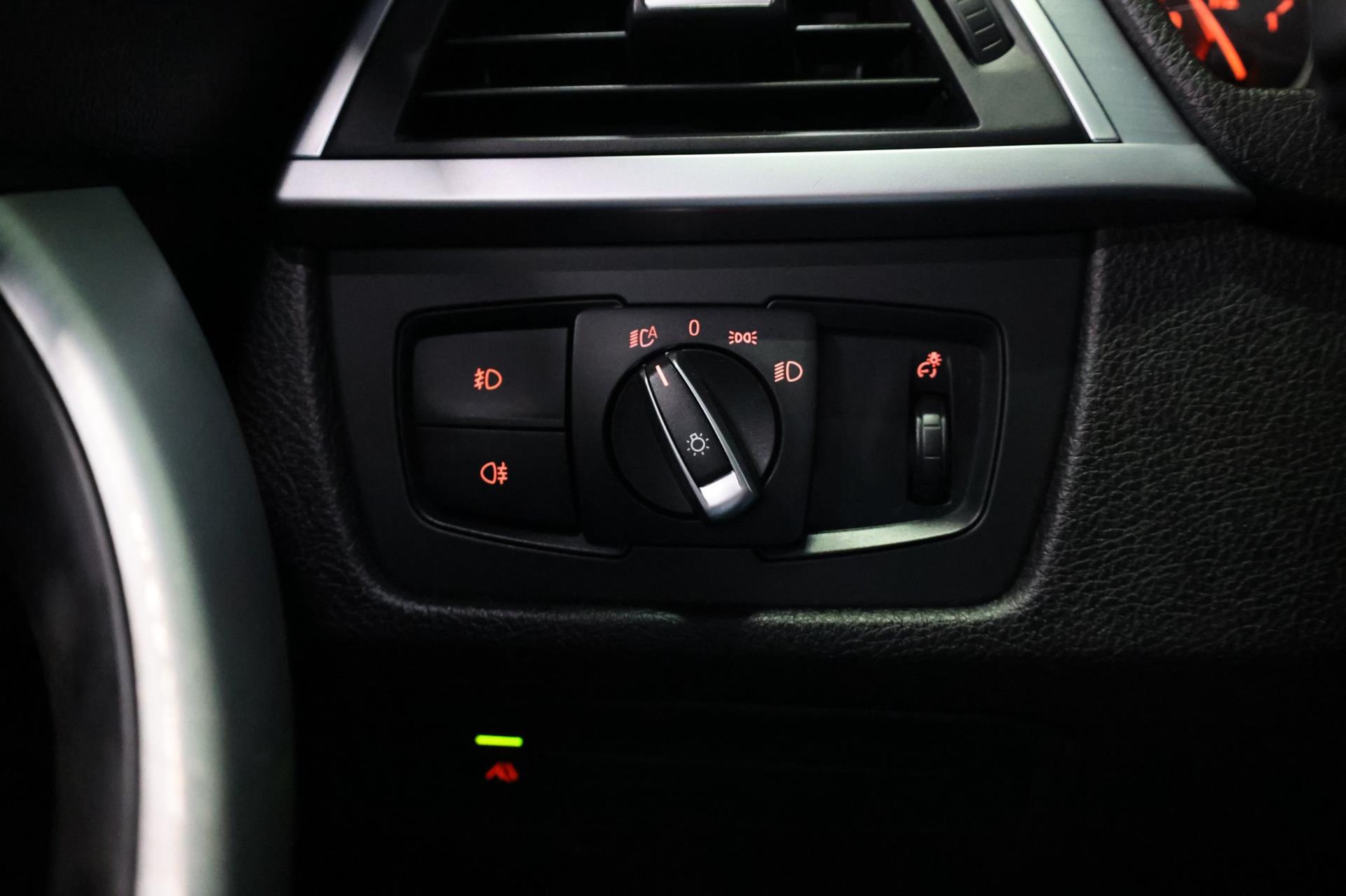 Foto van BMW 330i