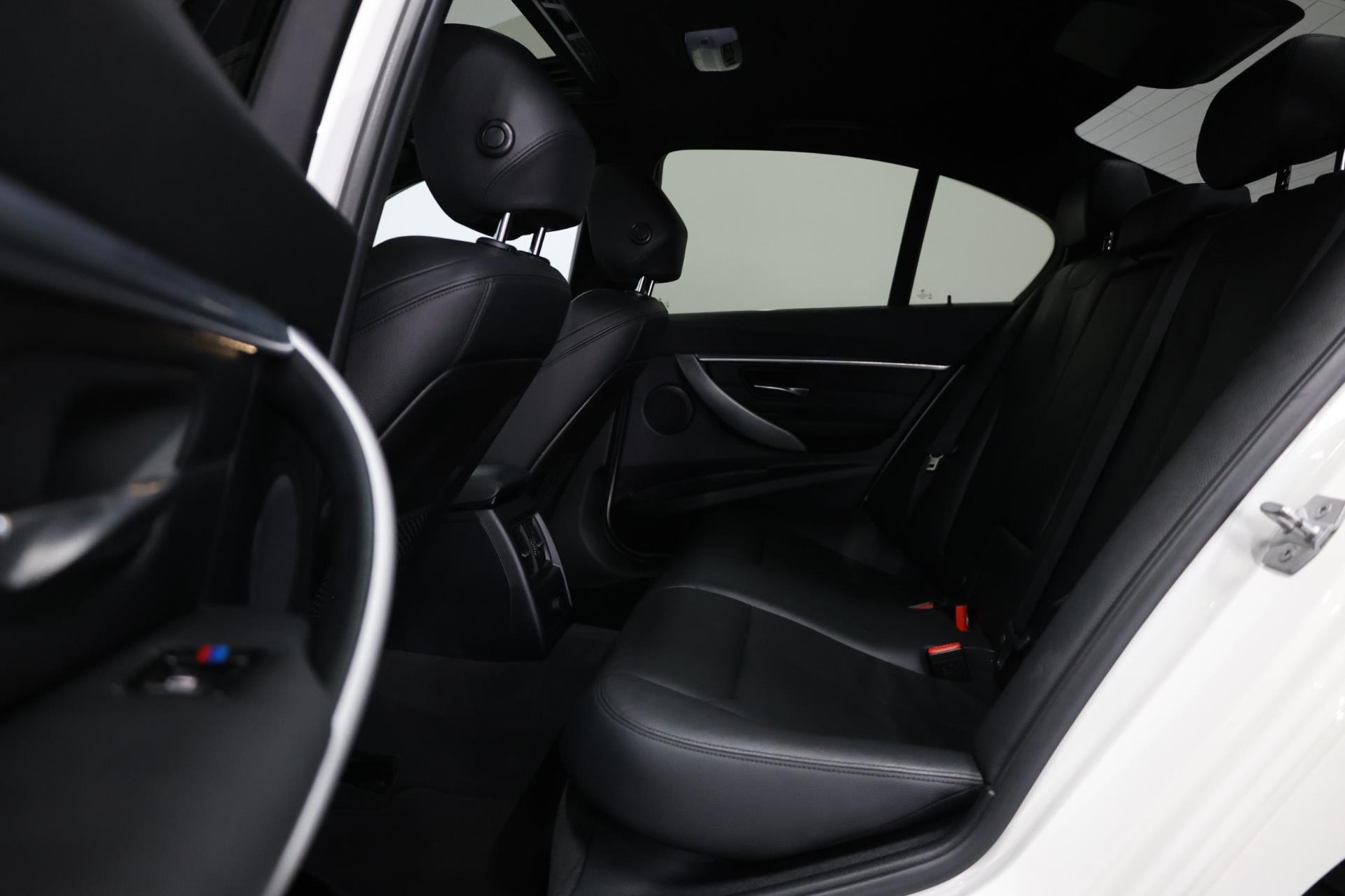 Foto van BMW 330i