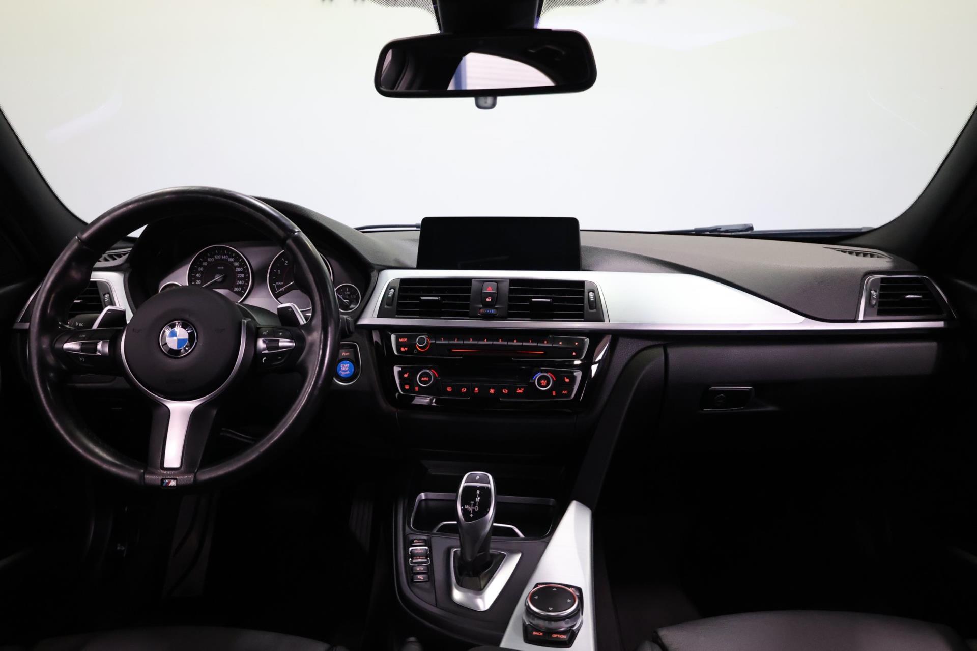 Foto van BMW 330i