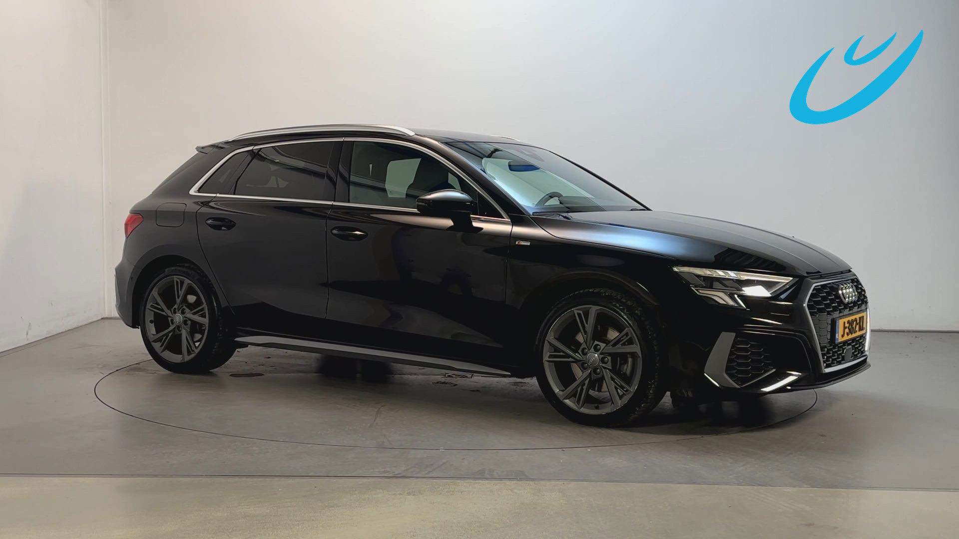 Audi A3 Sportback 35 TFSI S Edition Camera Stoelverwarming LED App-Connect DAB+ 2020 - voorkant