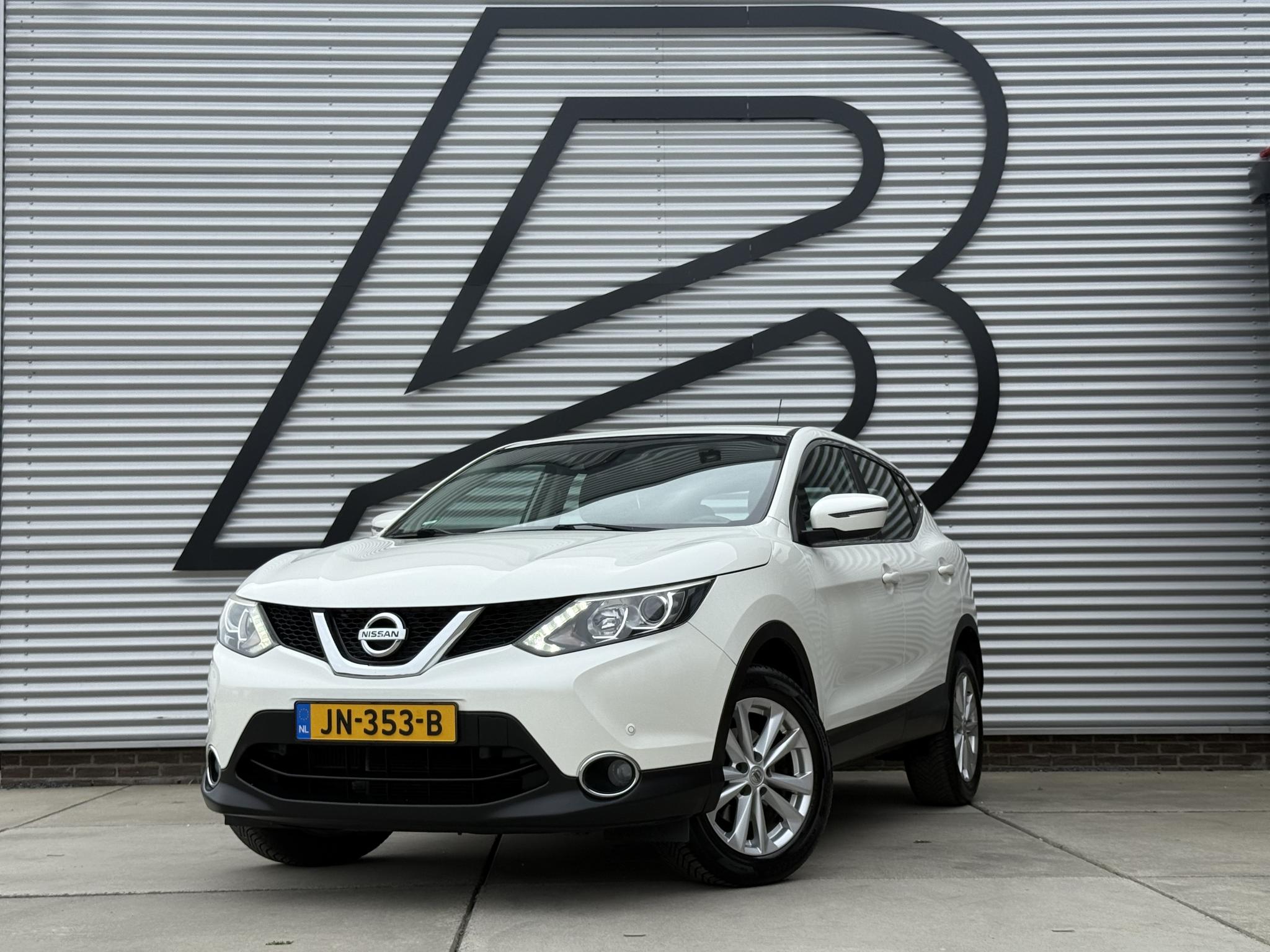 Nissan Qashqai 1.2 Connect Edition 2015 - voorkant