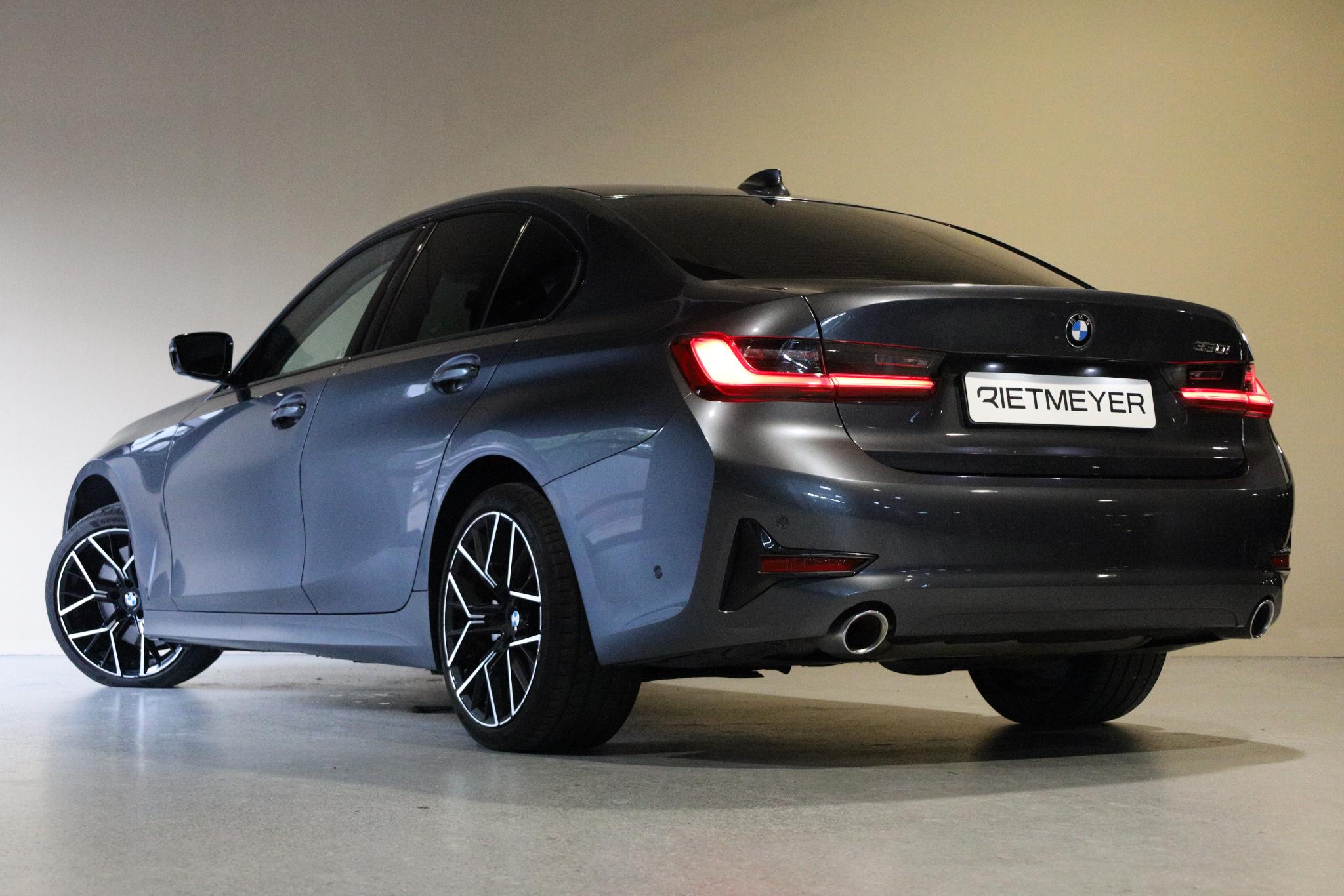 Foto van BMW 330i