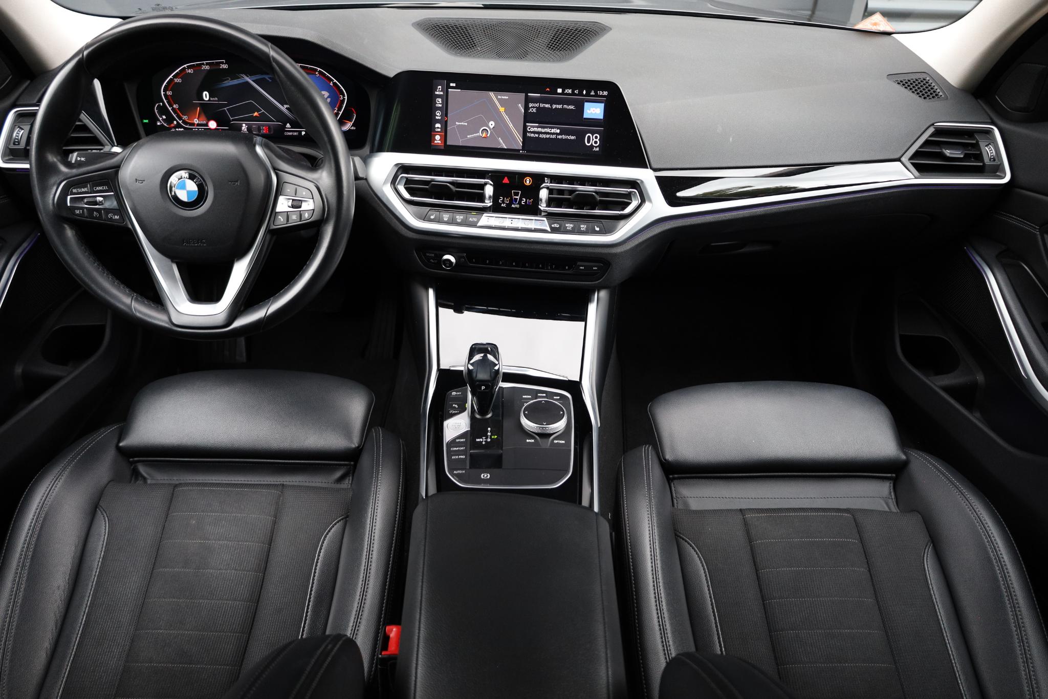 Foto van BMW 330i