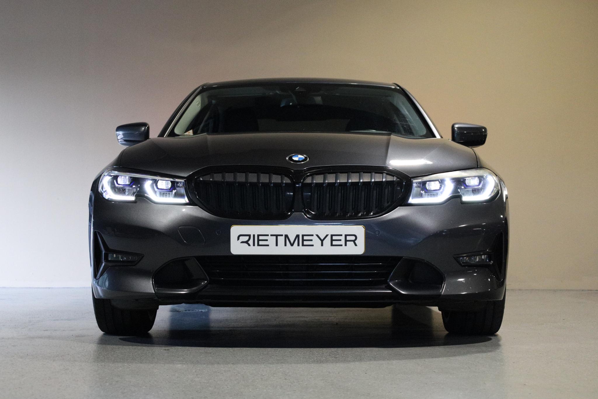 Foto van BMW 330i