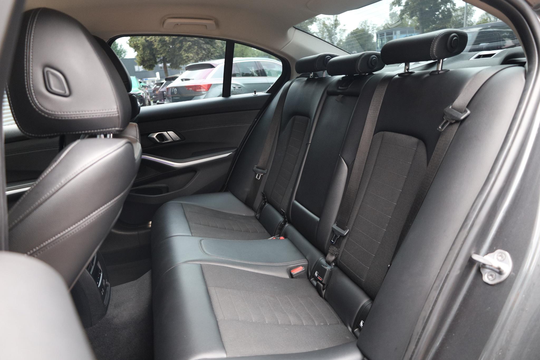 Foto van BMW 330i