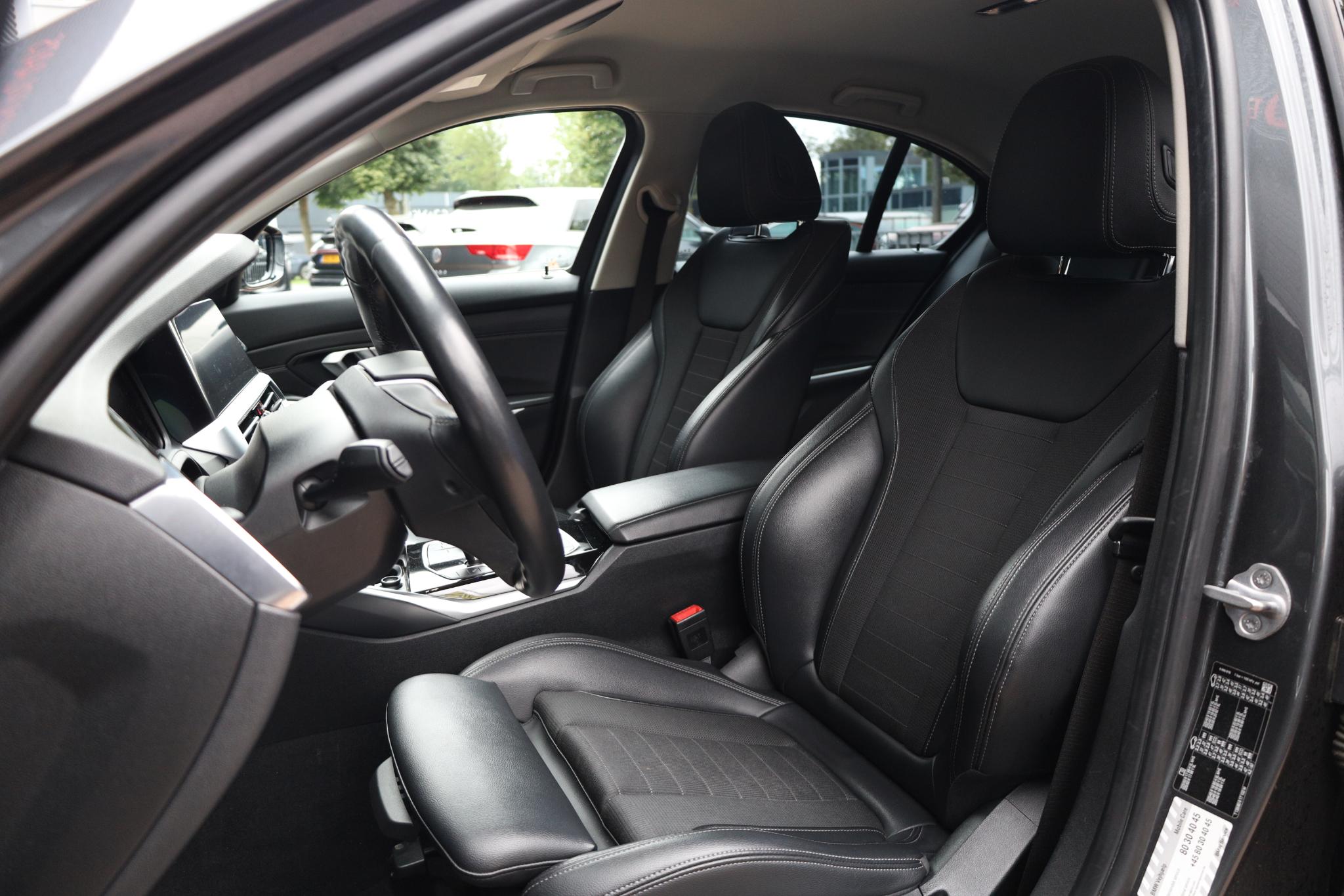 Foto van BMW 330i
