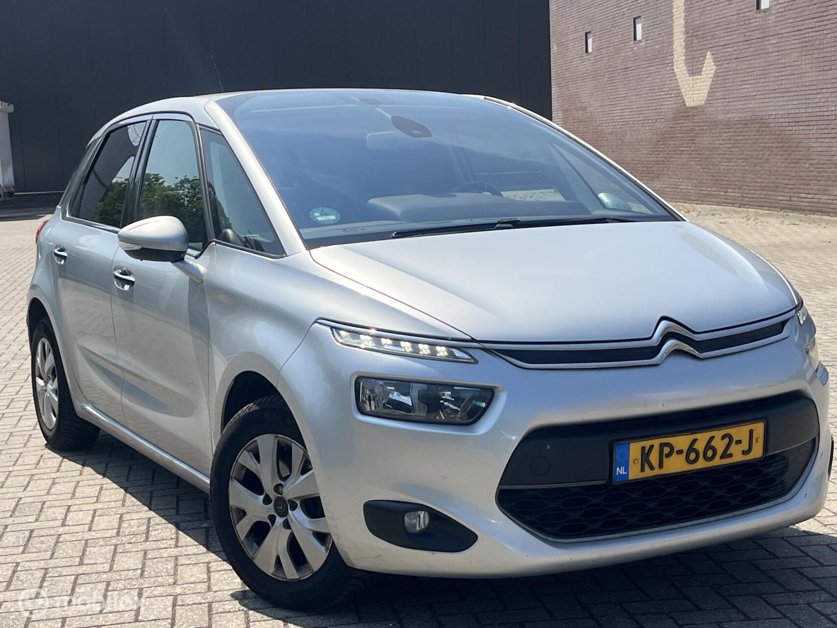 Citroen C4 Picasso 1.2 PureTech Intensive BJ 2016, Airco, Trekhaak,Navi. Nette auto! 2016 - voorkant