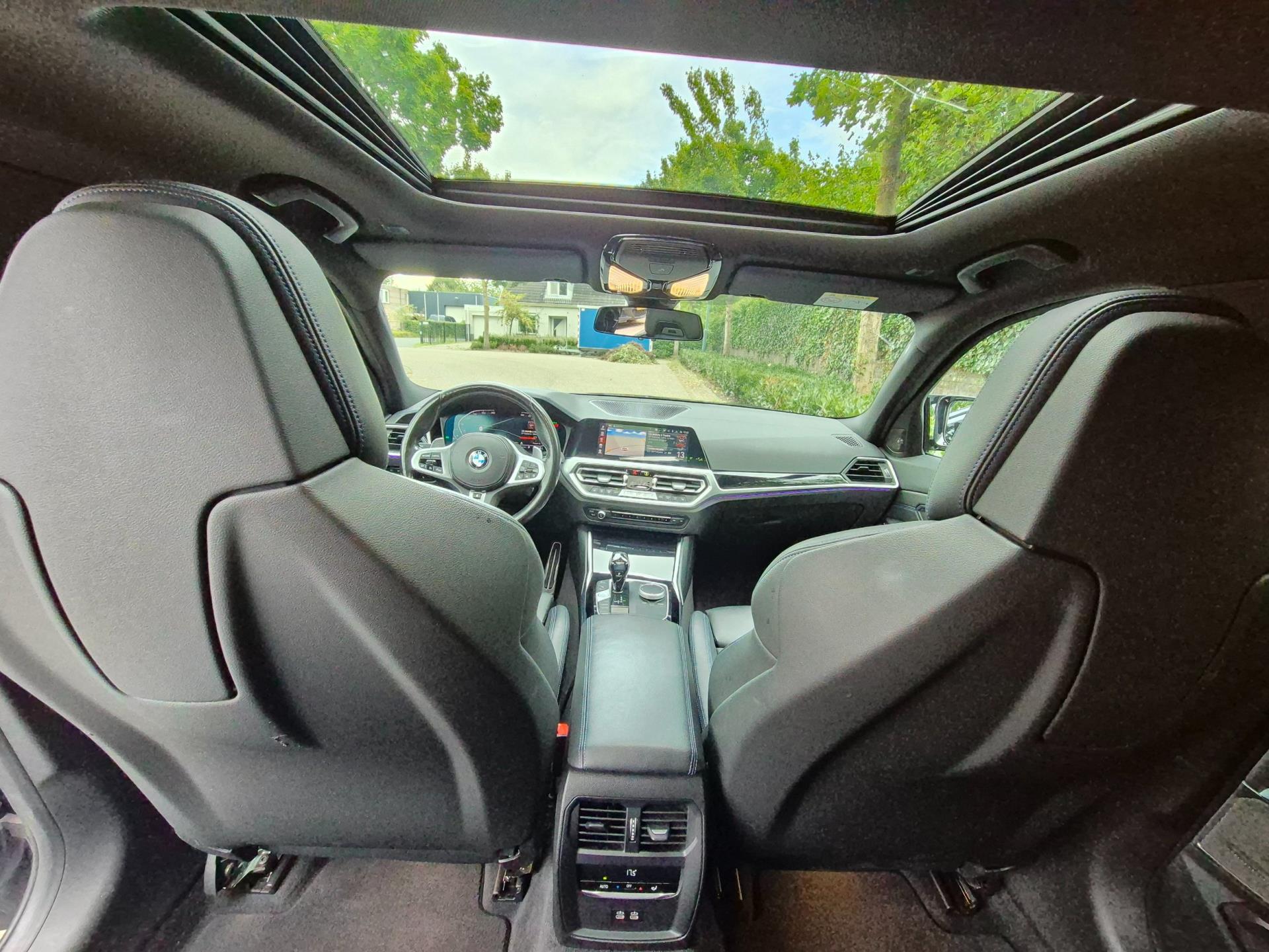 Foto van BMW 330i