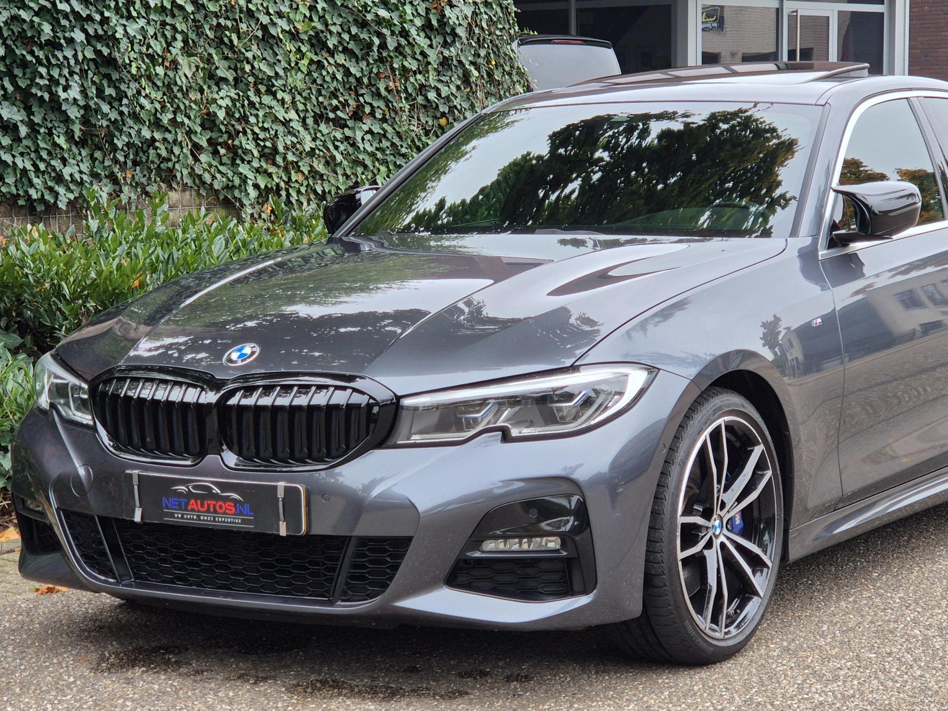 Foto van BMW 330i