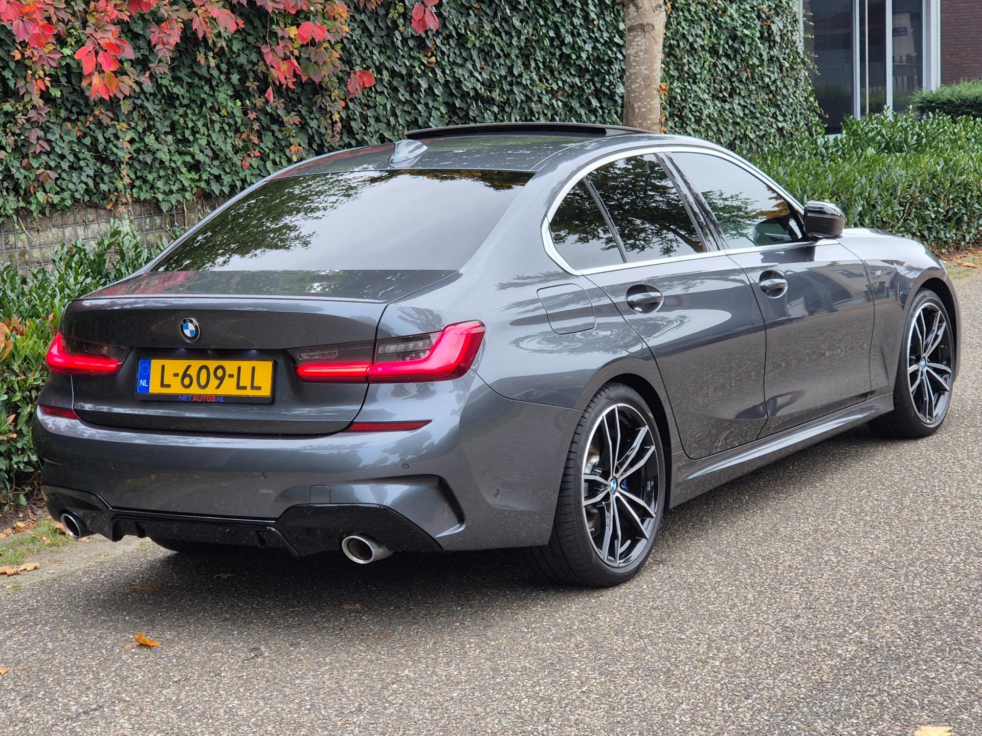 Foto van BMW 330i