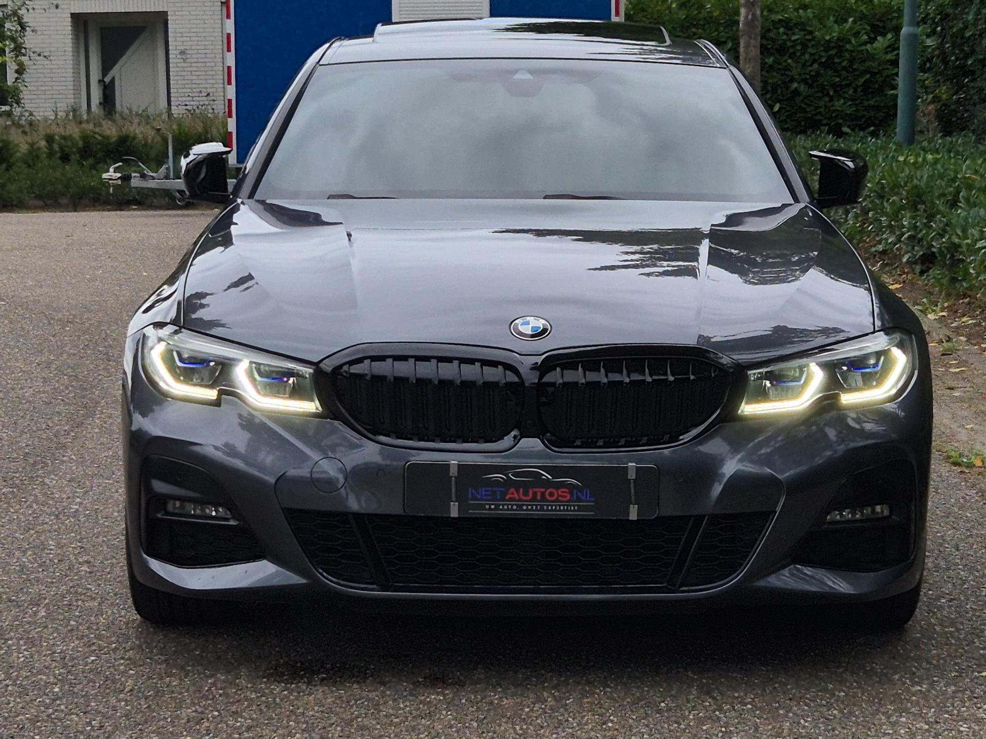 Foto van BMW 330i
