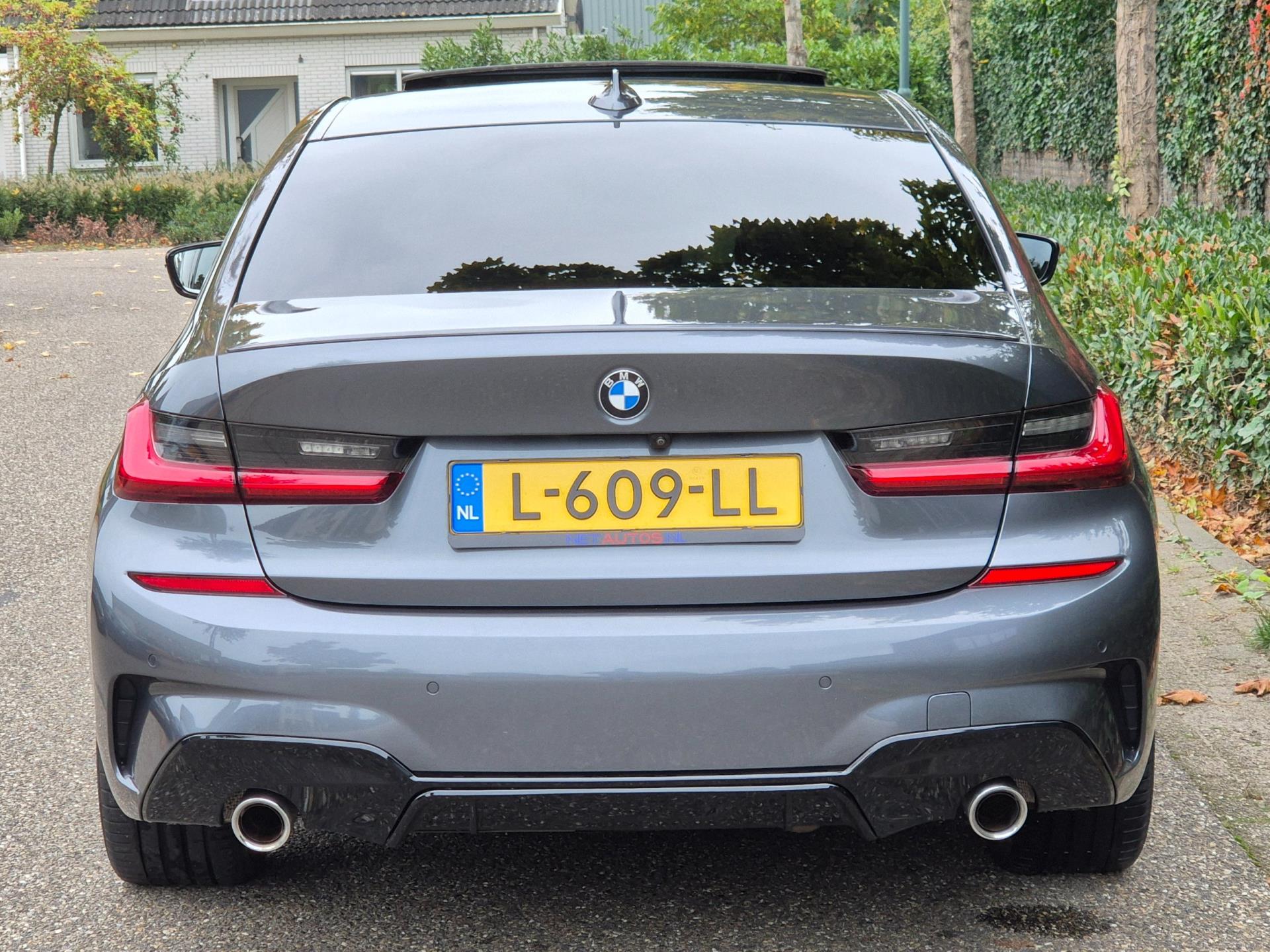 Foto van BMW 330i