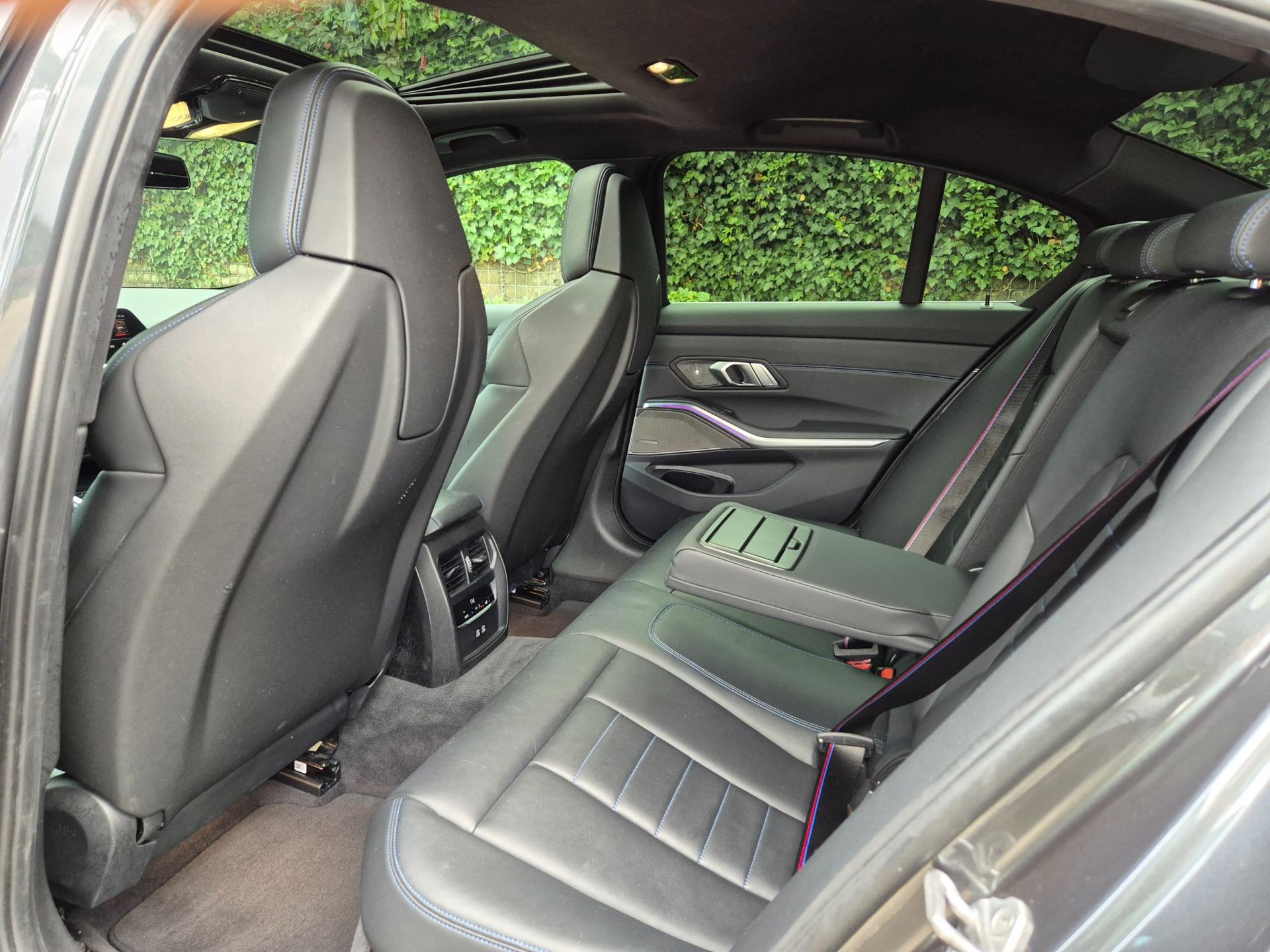 Foto van BMW 330i