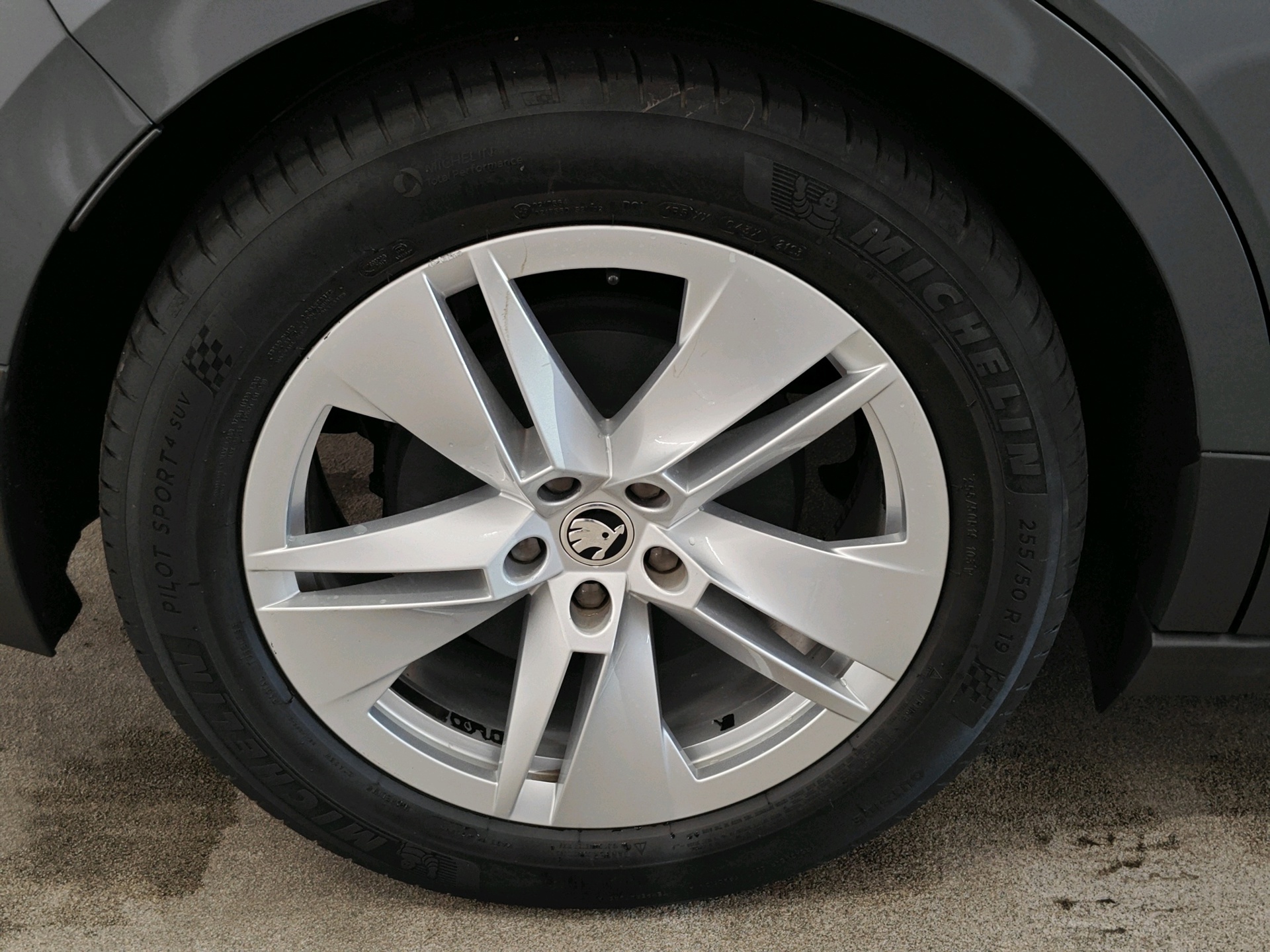 Foto van Skoda Enyaq 80