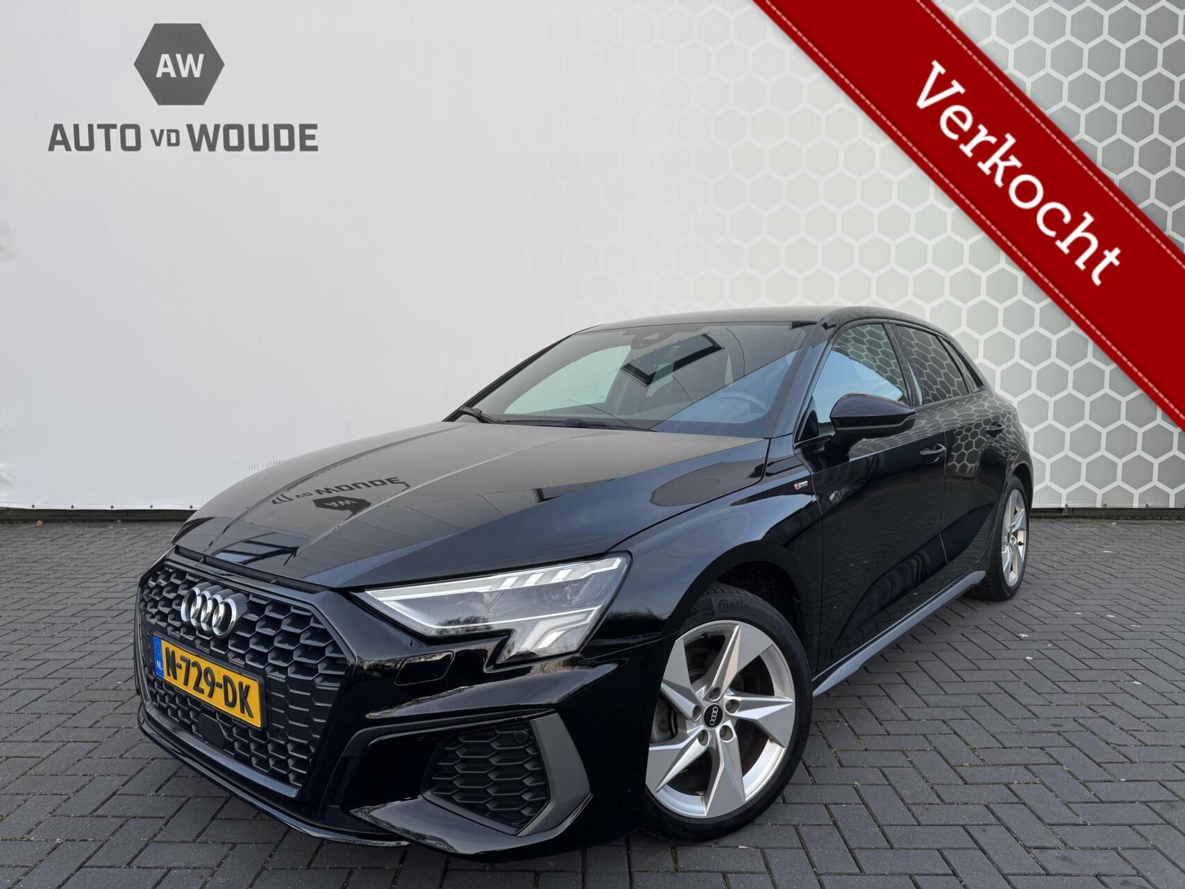 Audi A3 Sportback 30 TFSI S edition S-line Automaat Black line 2021 - voorkant