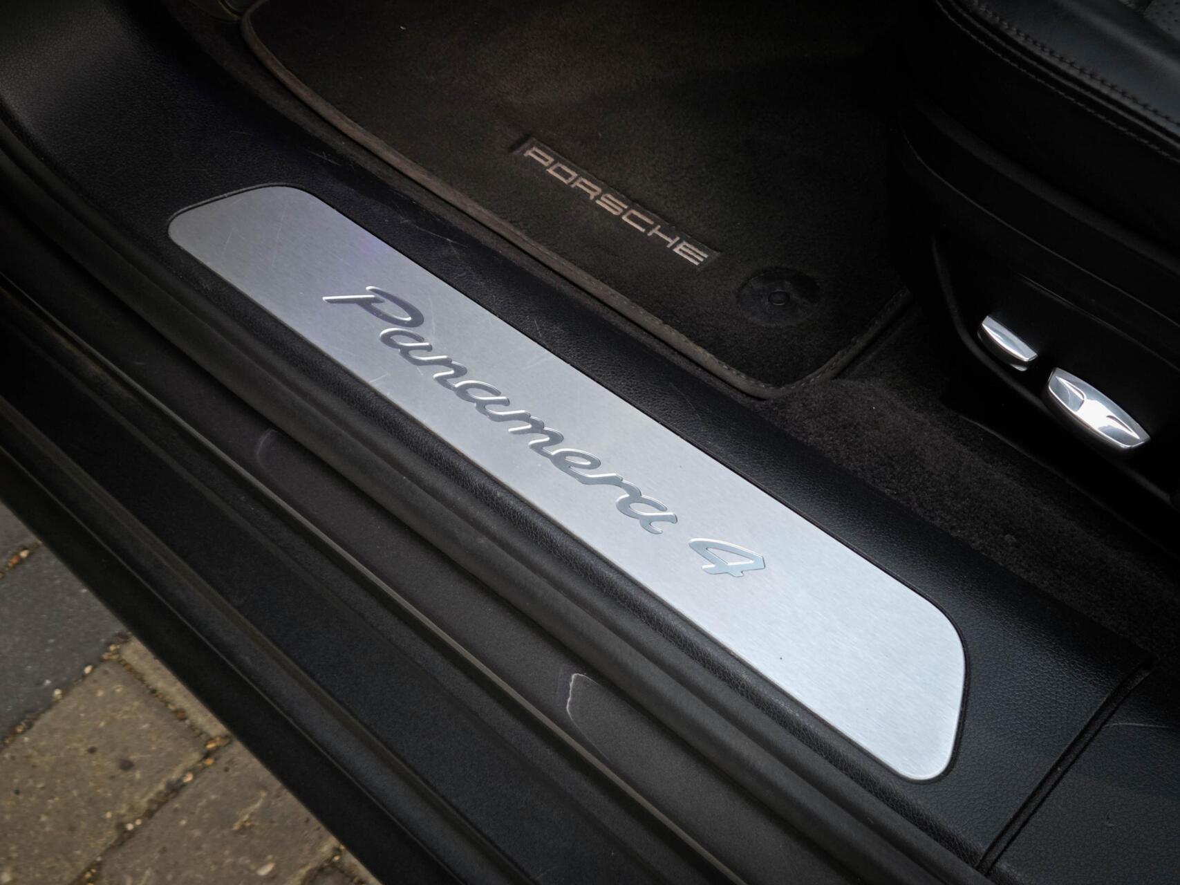 Foto van Porsche Panamera 4