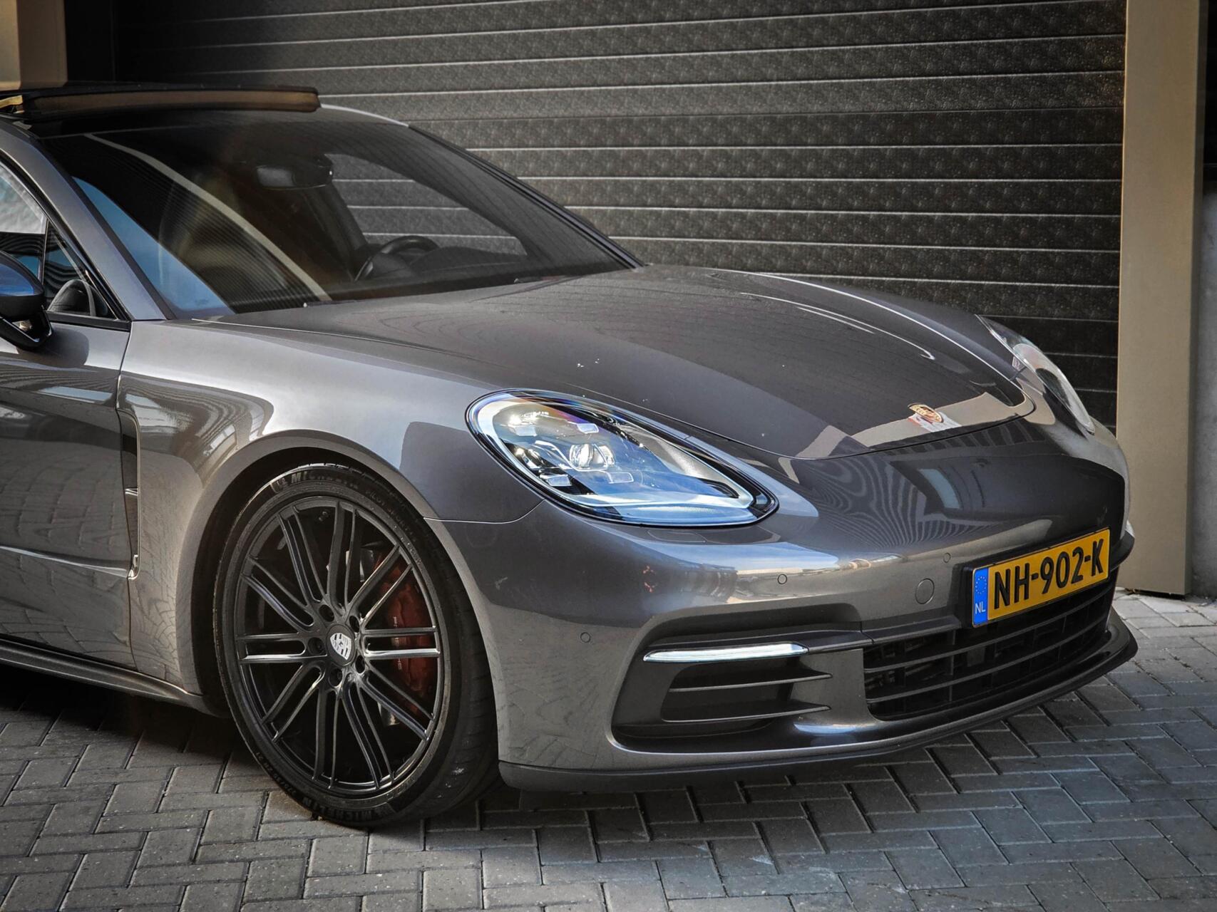 Foto van Porsche Panamera 4