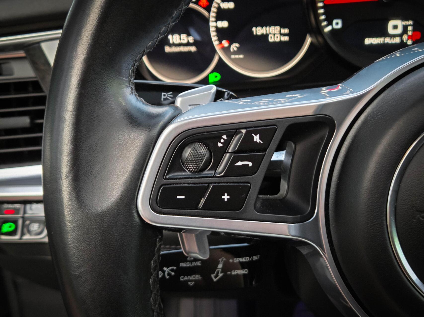 Foto van Porsche Panamera 4