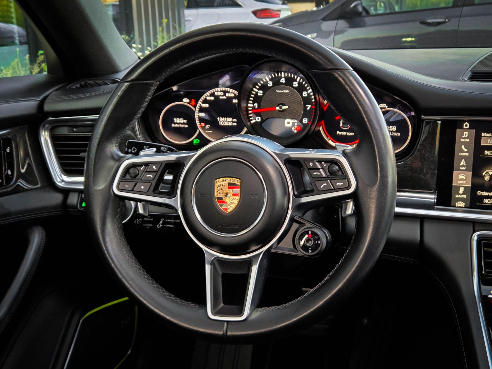 Foto van Porsche Panamera 4