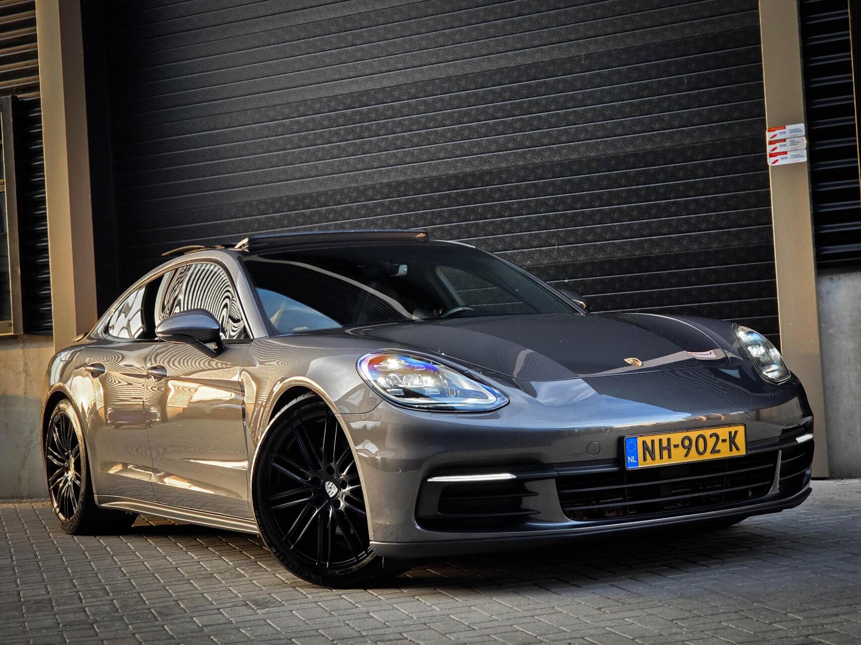 Foto van Porsche Panamera 4