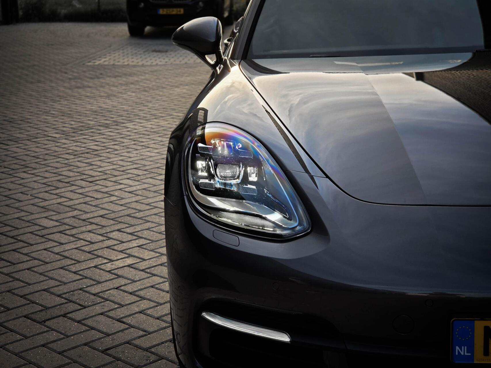 Foto van Porsche Panamera 4