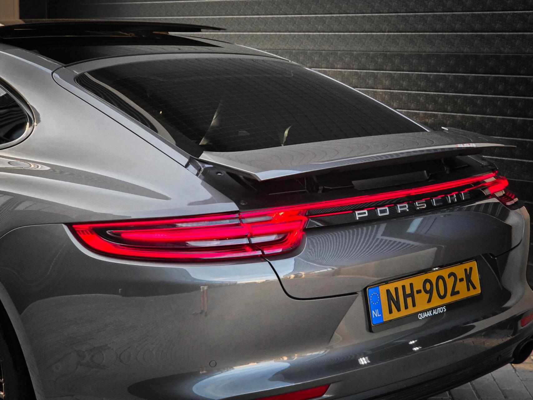 Foto van Porsche Panamera 4