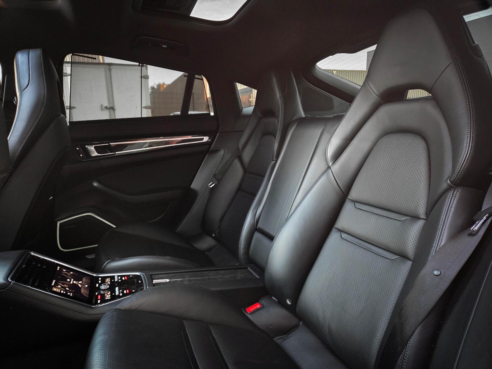 Foto van Porsche Panamera 4