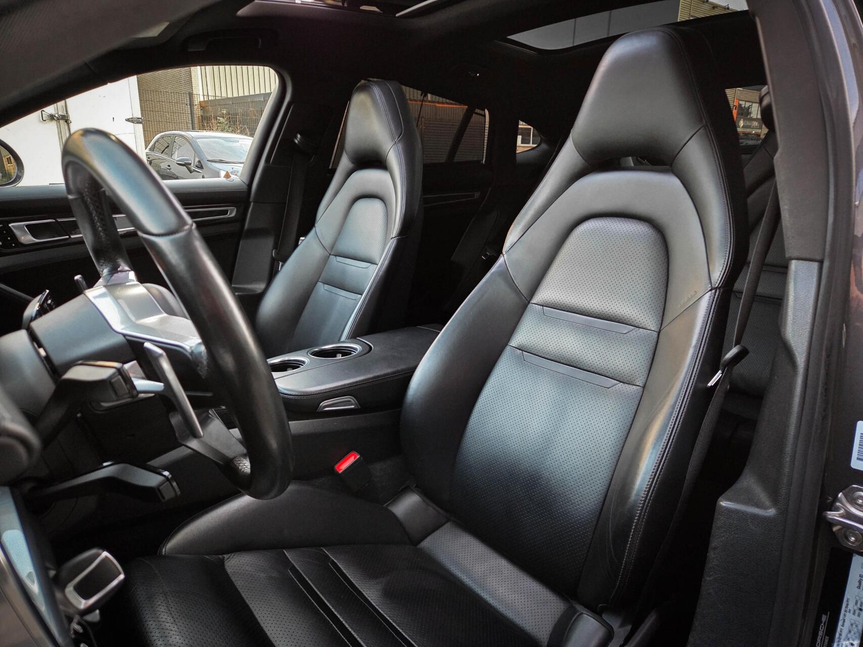 Foto van Porsche Panamera 4