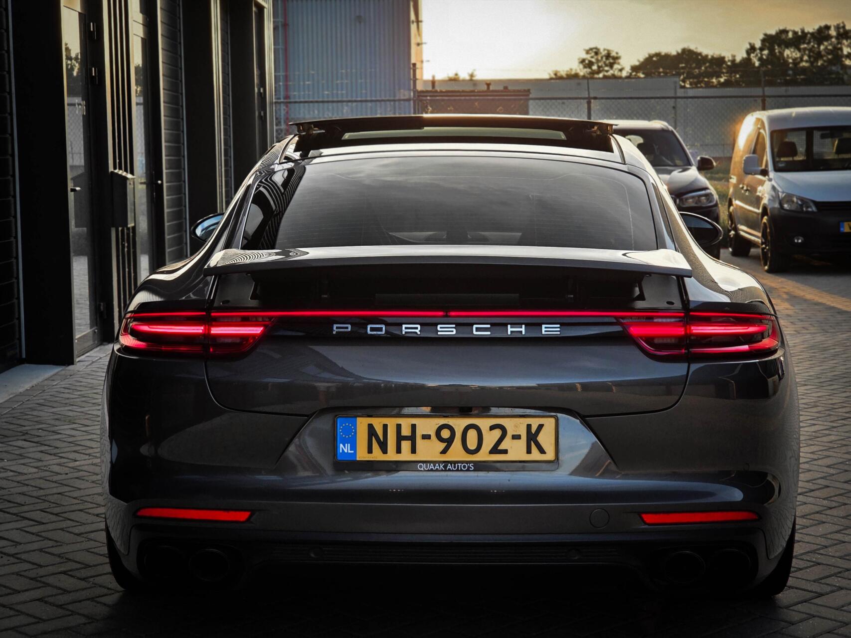Foto van Porsche Panamera 4