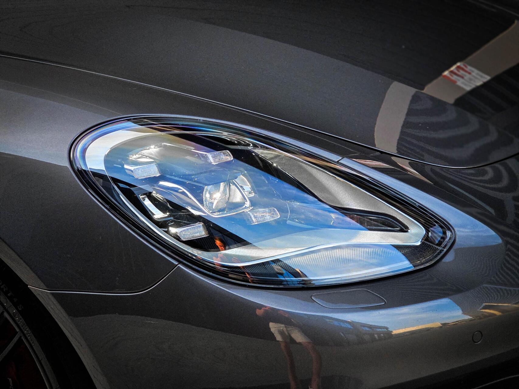Foto van Porsche Panamera 4