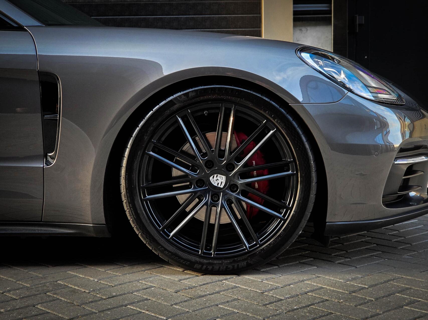 Foto van Porsche Panamera 4