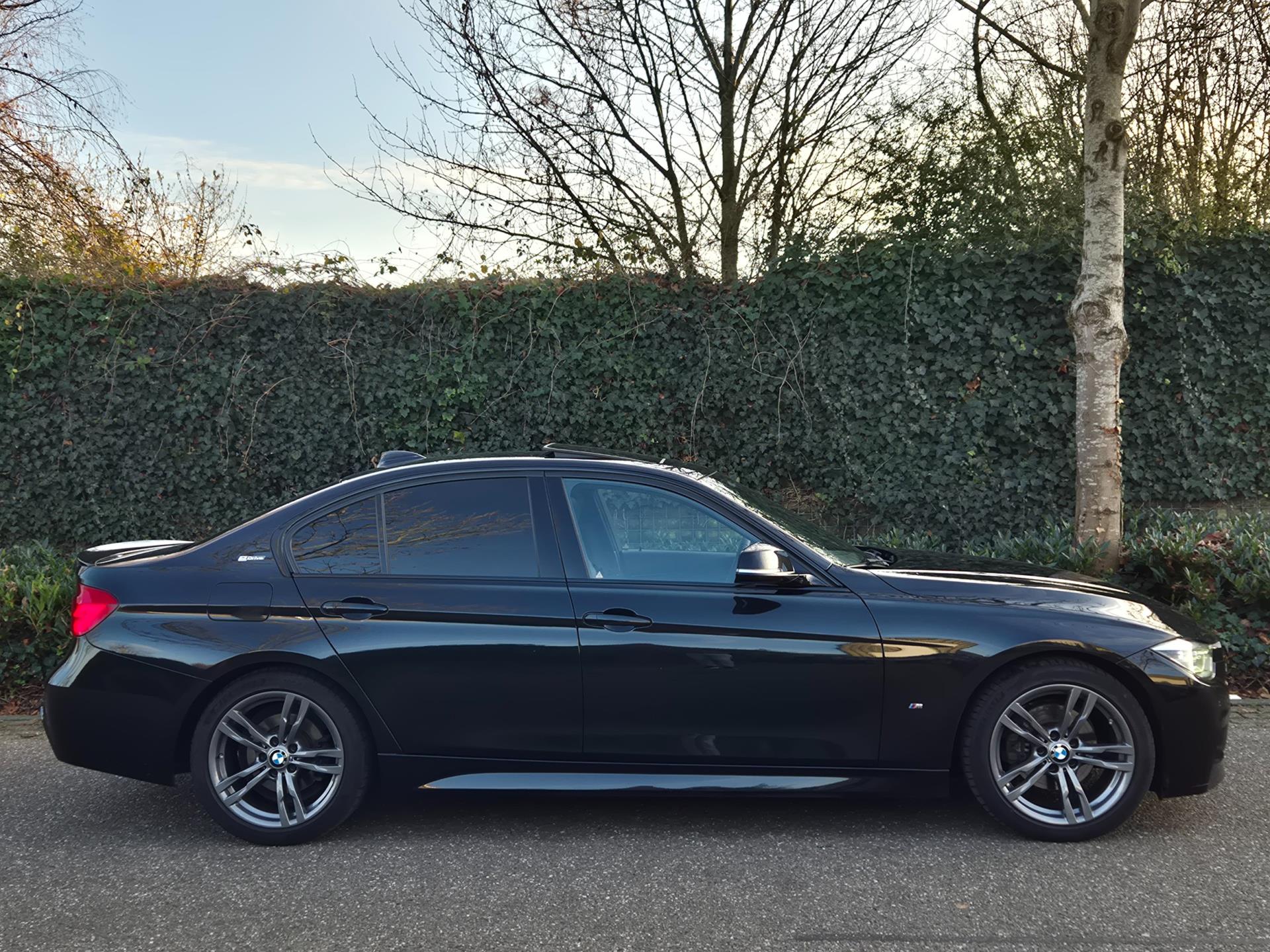 Foto van BMW 330e Iperformance