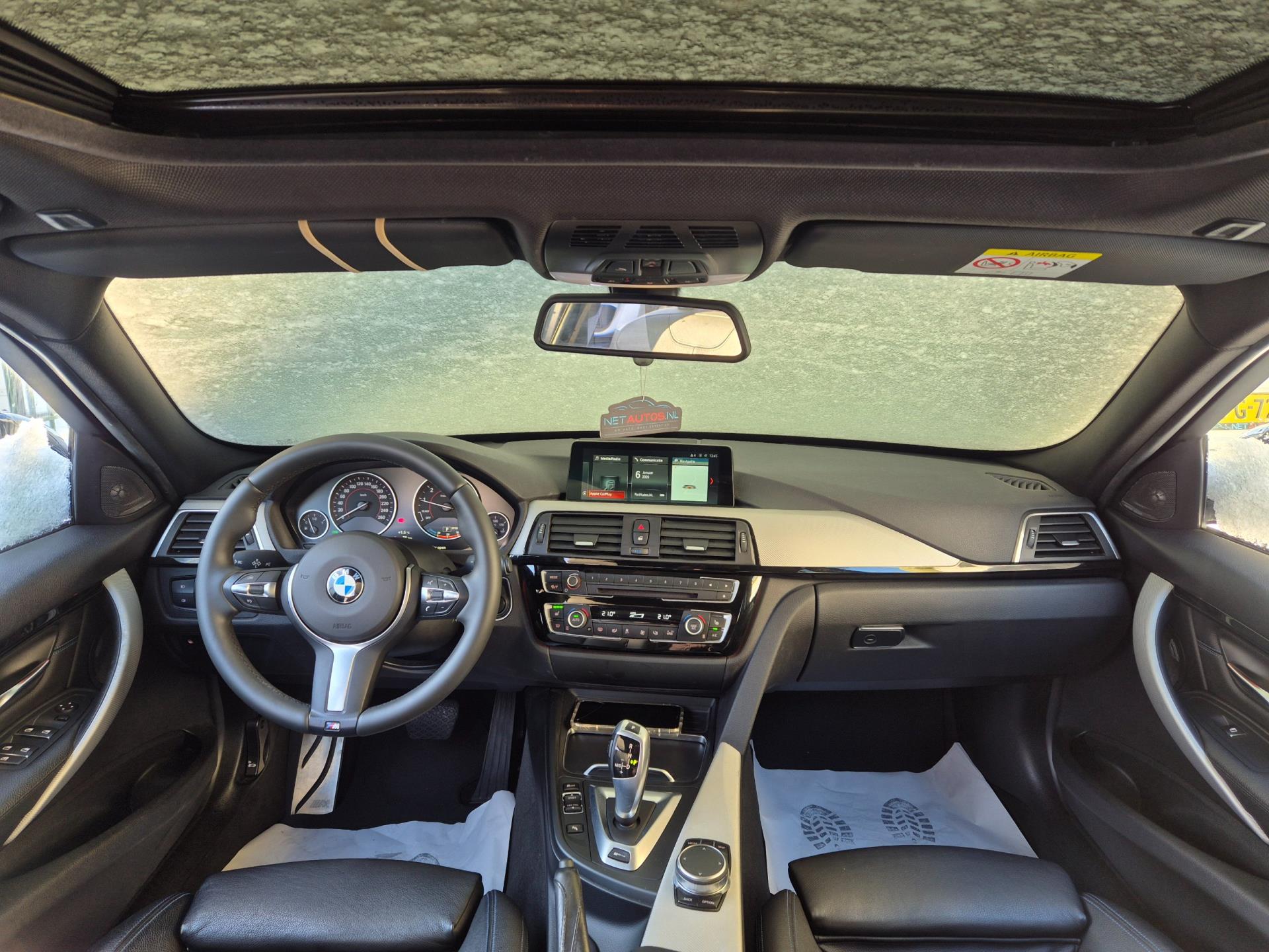 Foto van BMW 330e Iperformance