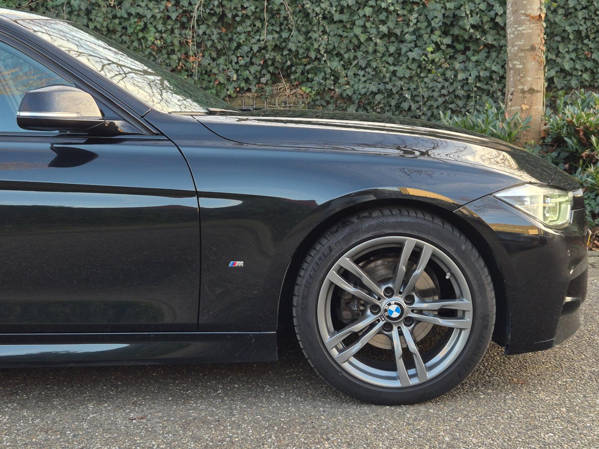 Foto van BMW 330e Iperformance