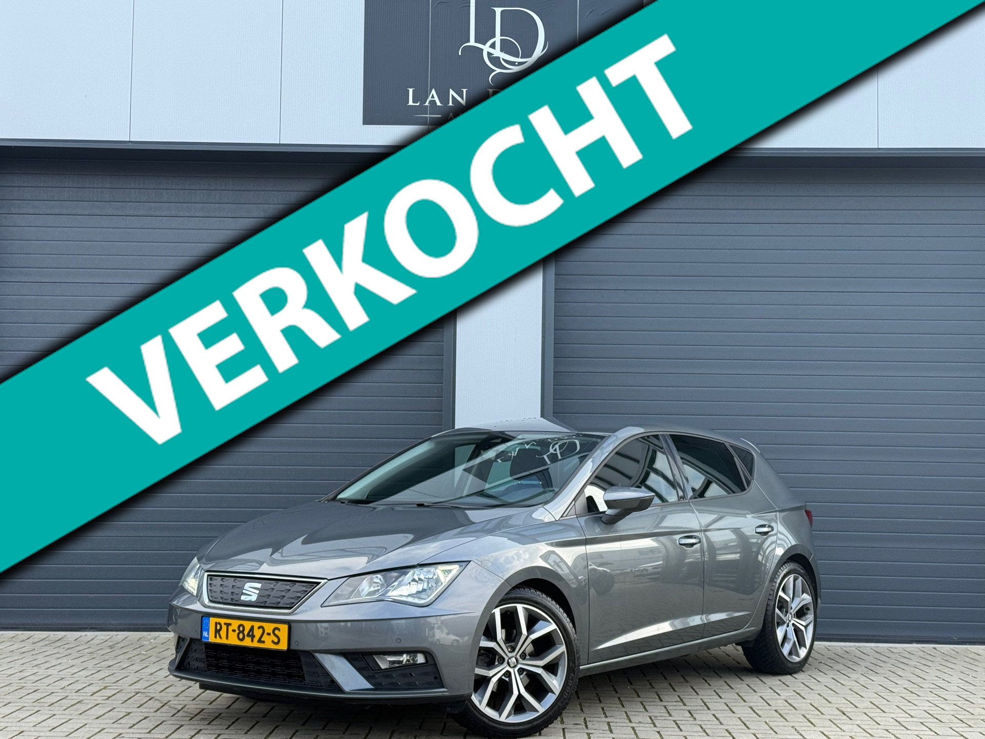 Seat Leon 1.0 EcoTSI Style Intens / AUTOMAAT / NAP / CARPLAY 2018 - voorkant