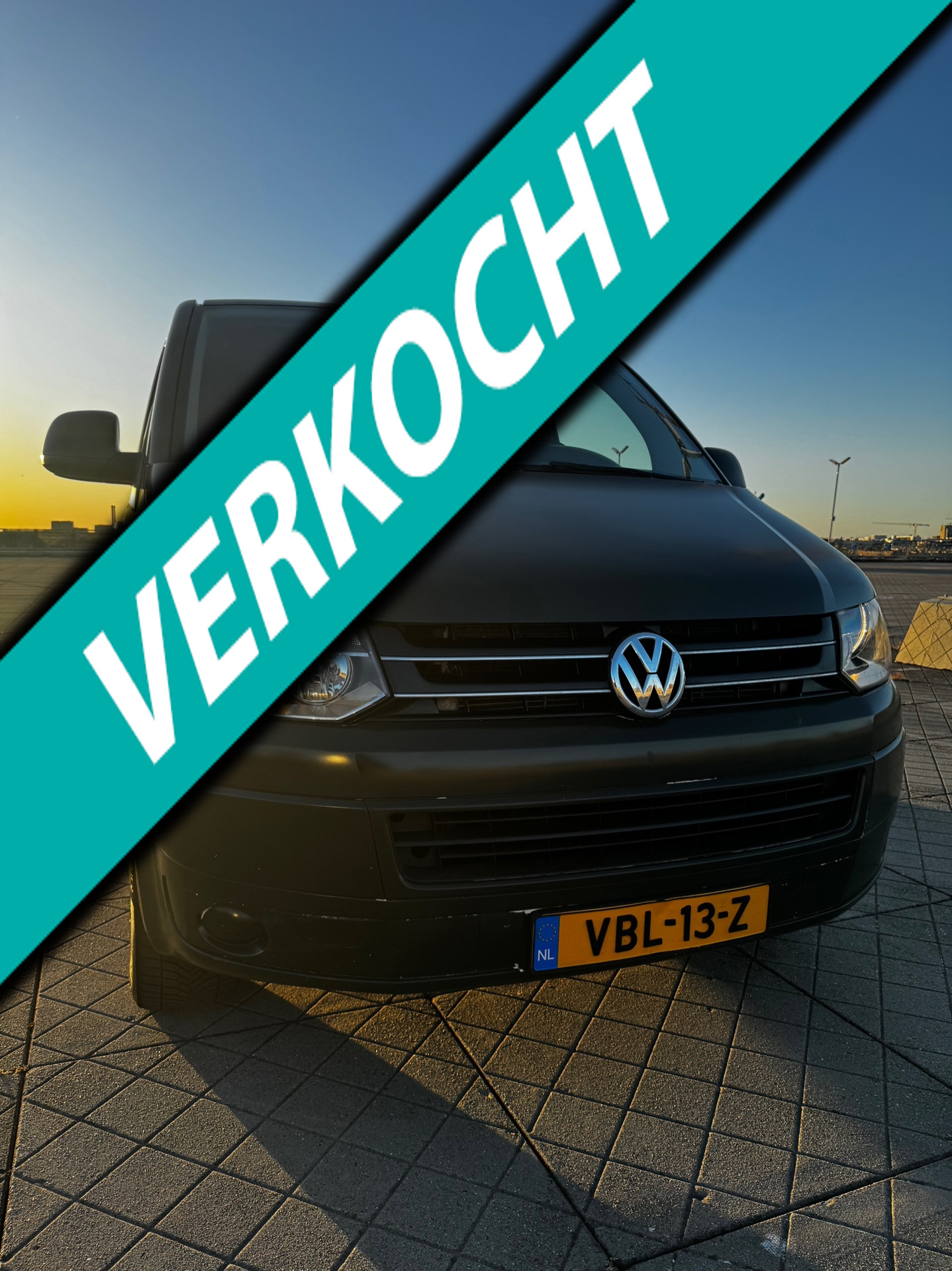Volkswagen Caravelle 2.0 TDI L2H1 BM DC DSG CRUISE CLIMA 2014 - voorkant