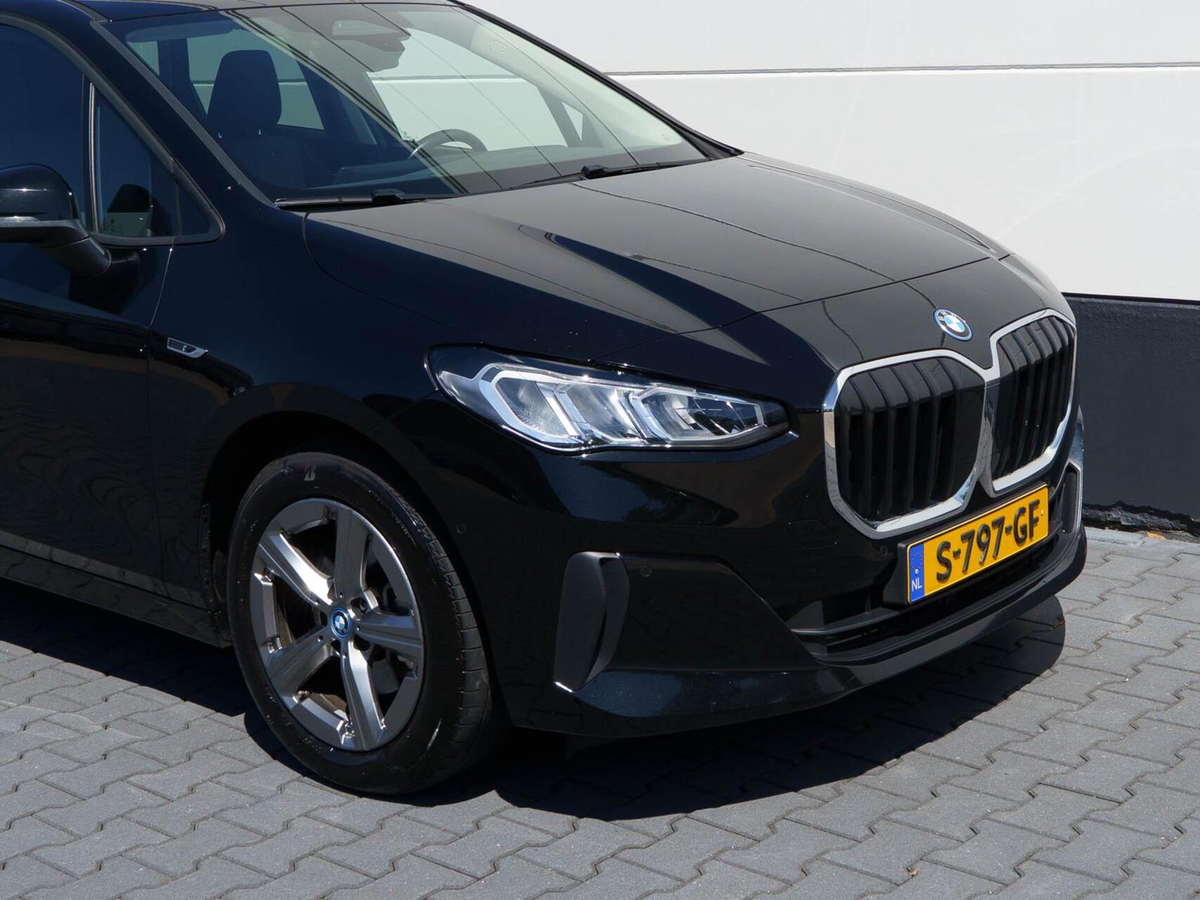 Foto van BMW 225e xDrive Active Tourer